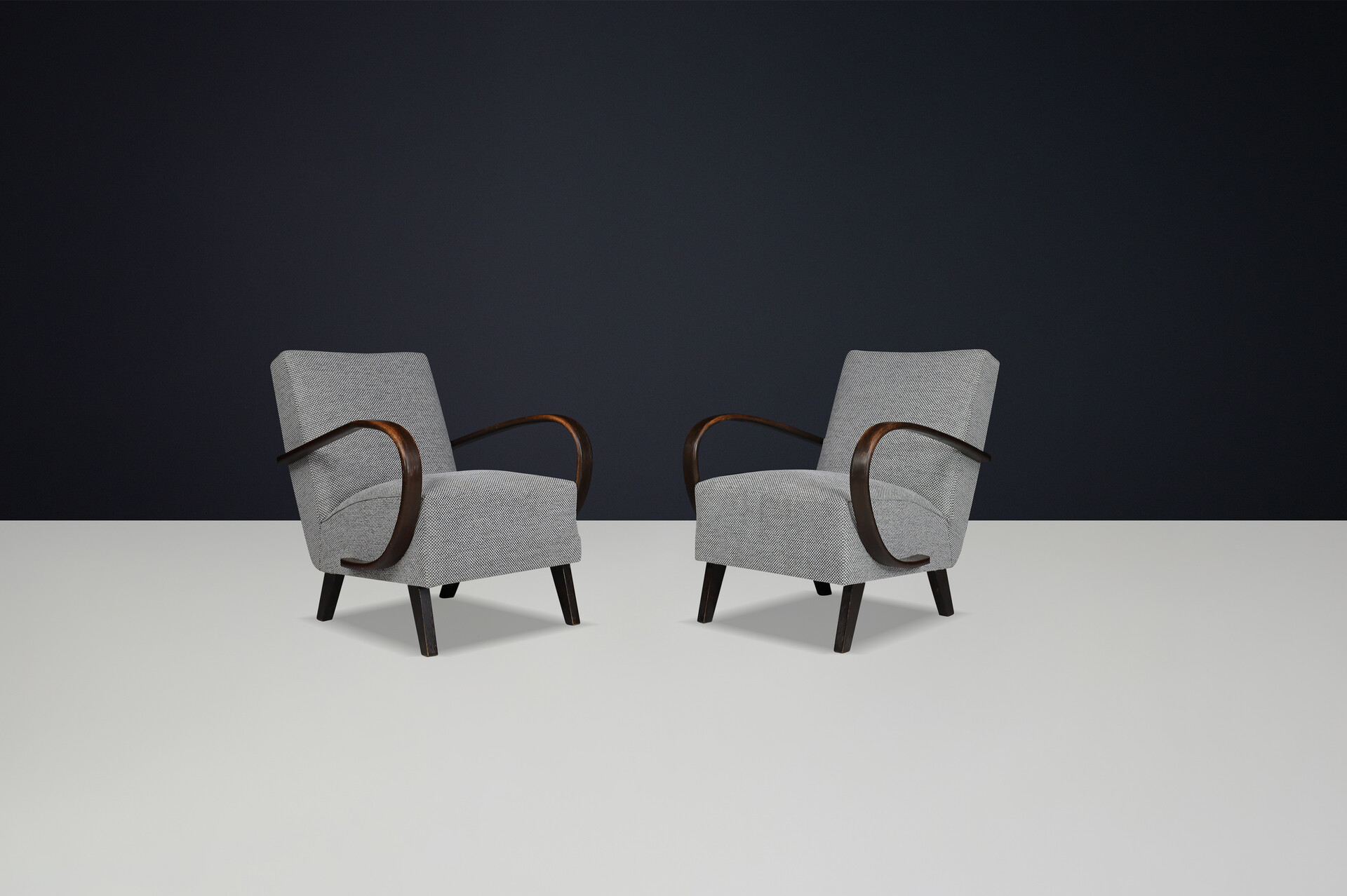 Mid century modern JIndrich Halabala re-upholstered bentwood lounge chairs from the 1930s Mid-20th century