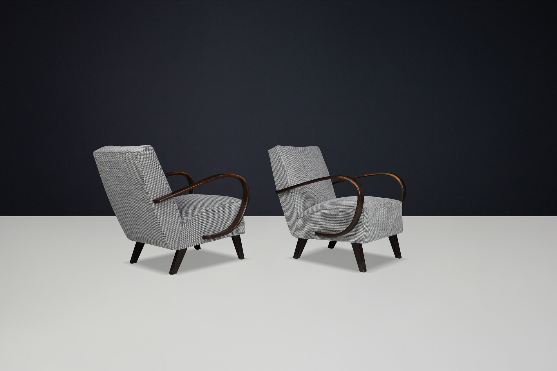 Mid century modern JIndrich Halabala re-upholstered bentwood lounge chairs from the 1930s Mid-20th century