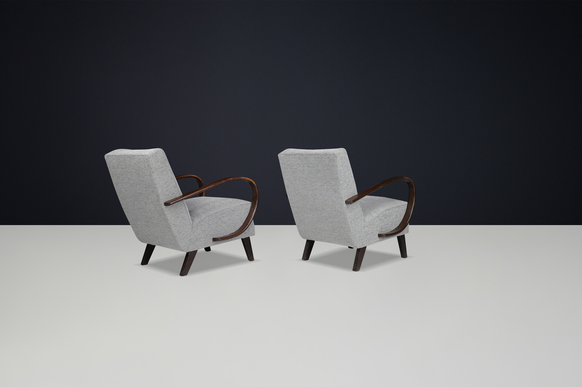 Mid century modern JIndrich Halabala re-upholstered bentwood lounge chairs from the 1930s Mid-20th century