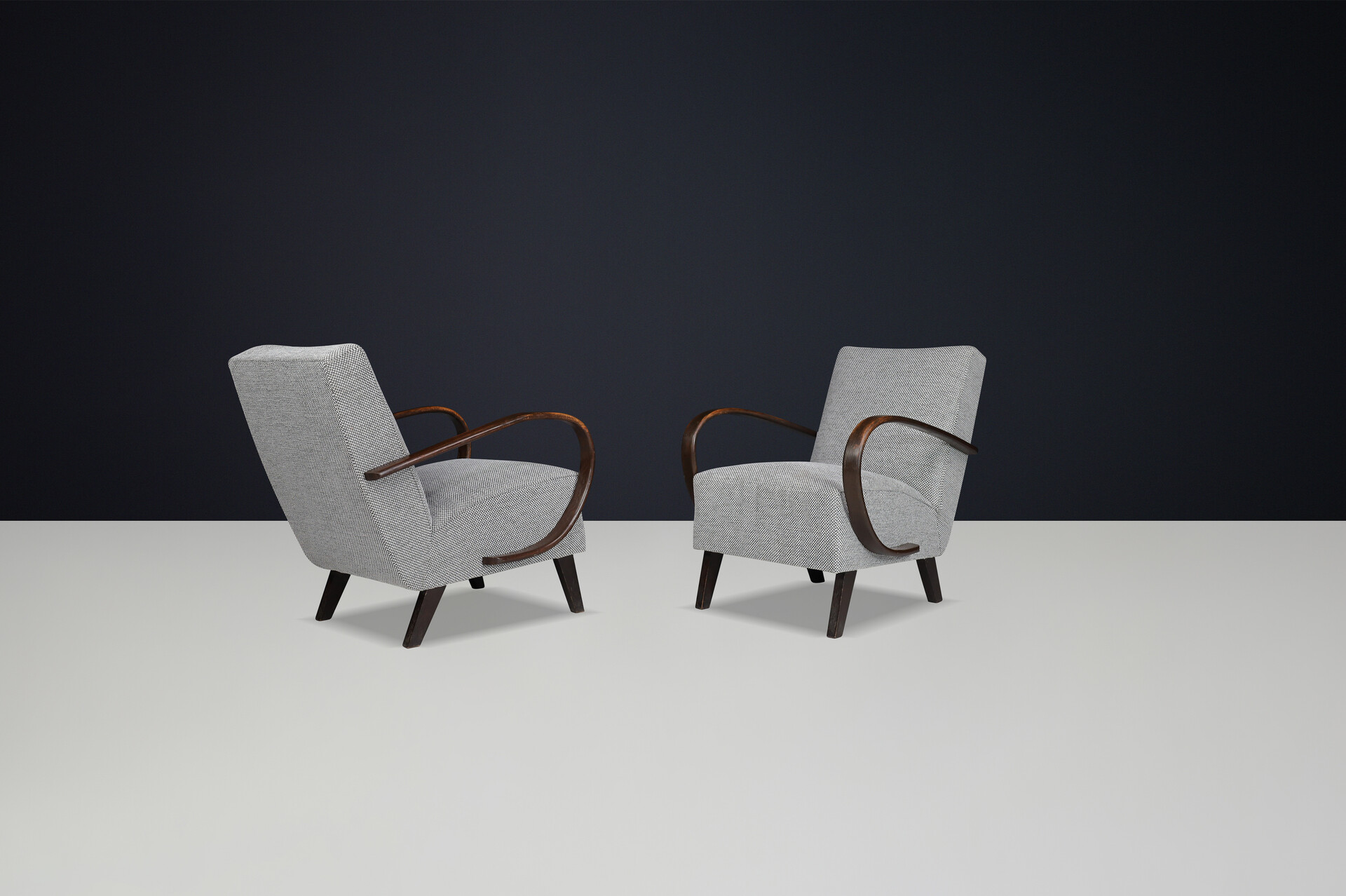Mid century modern JIndrich Halabala re-upholstered bentwood lounge chairs from the 1930s Mid-20th century