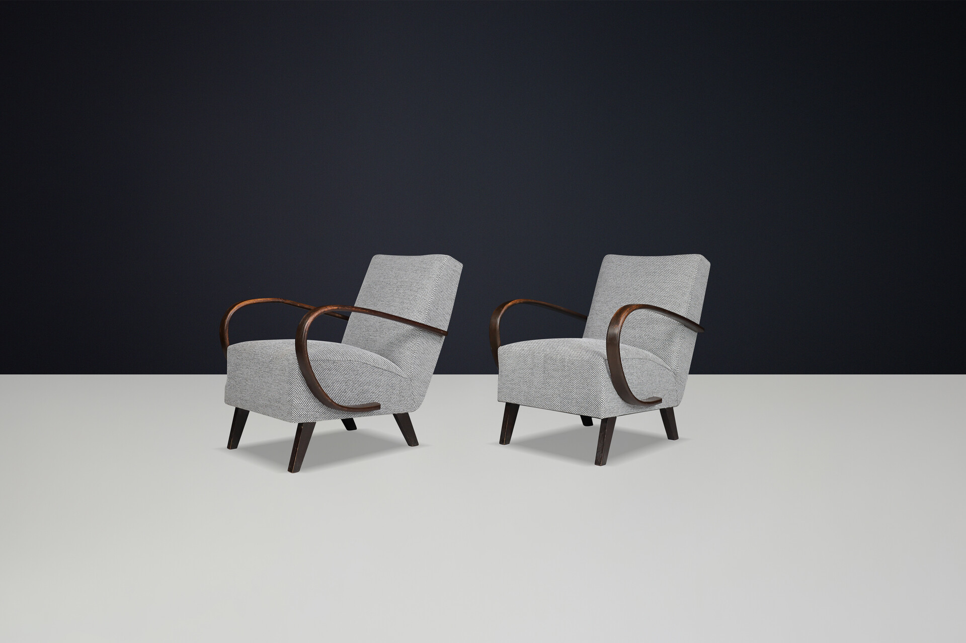 Mid century modern JIndrich Halabala re-upholstered bentwood lounge chairs from the 1930s Mid-20th century