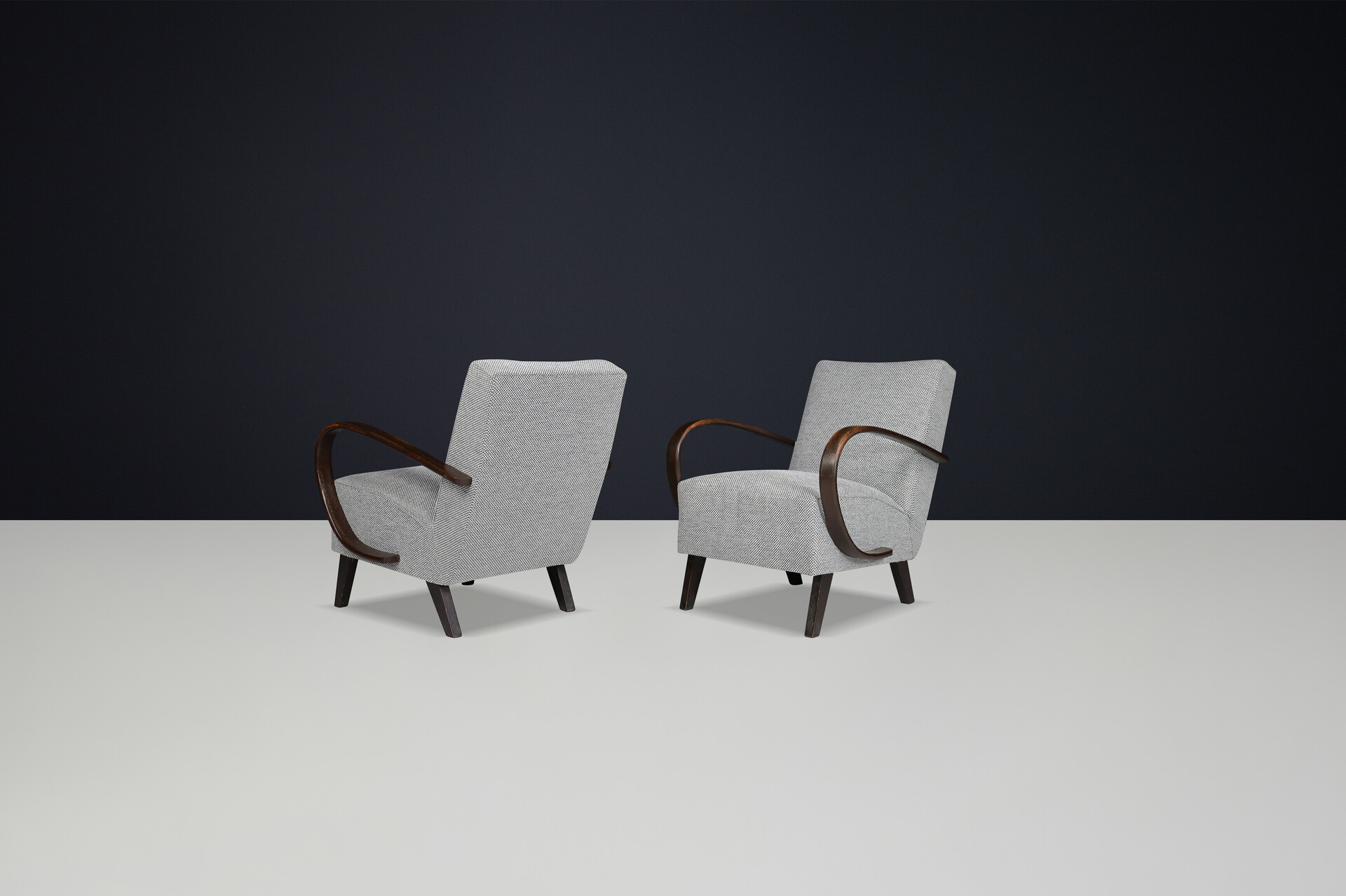 Mid century modern JIndrich Halabala re-upholstered bentwood lounge chairs from the 1930s Mid-20th century
