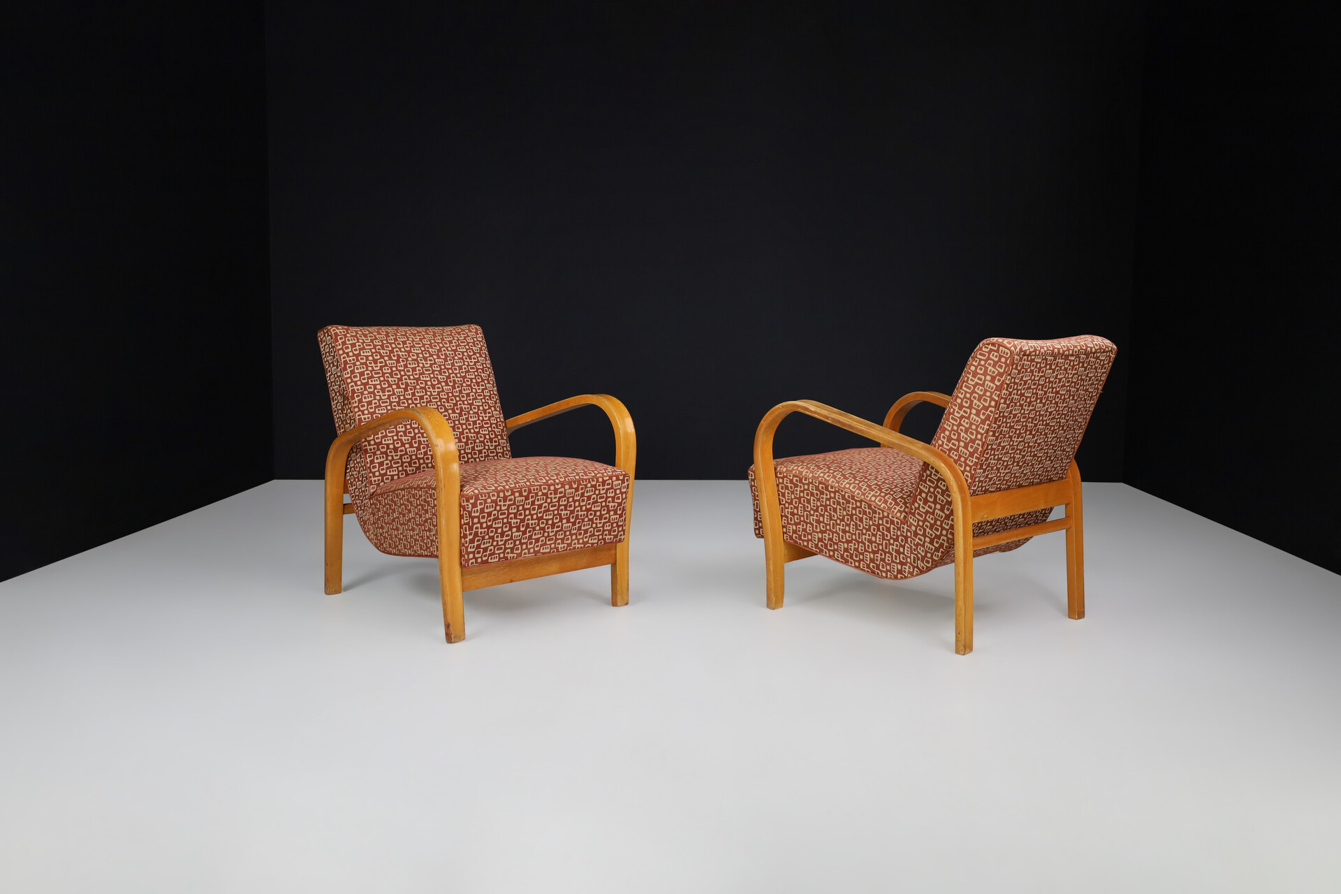 Mid century modern Karel Koželka & Antonín Kropácek Blond Bentwood Armchairs Prague 1940s Mid-20th century