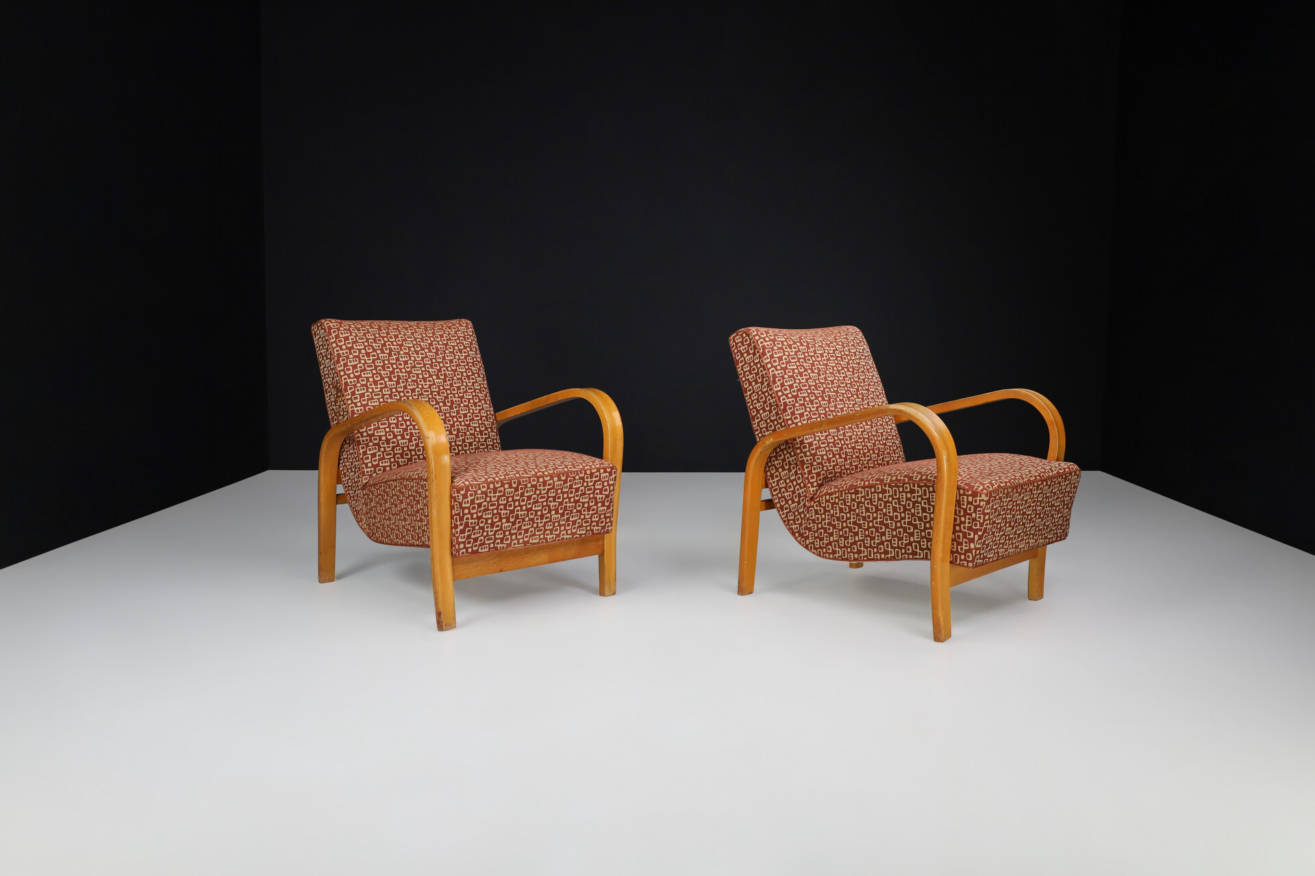 Mid century modern Karel Koželka & Antonín Kropácek Blond Bentwood Armchairs Prague 1940s Mid-20th century