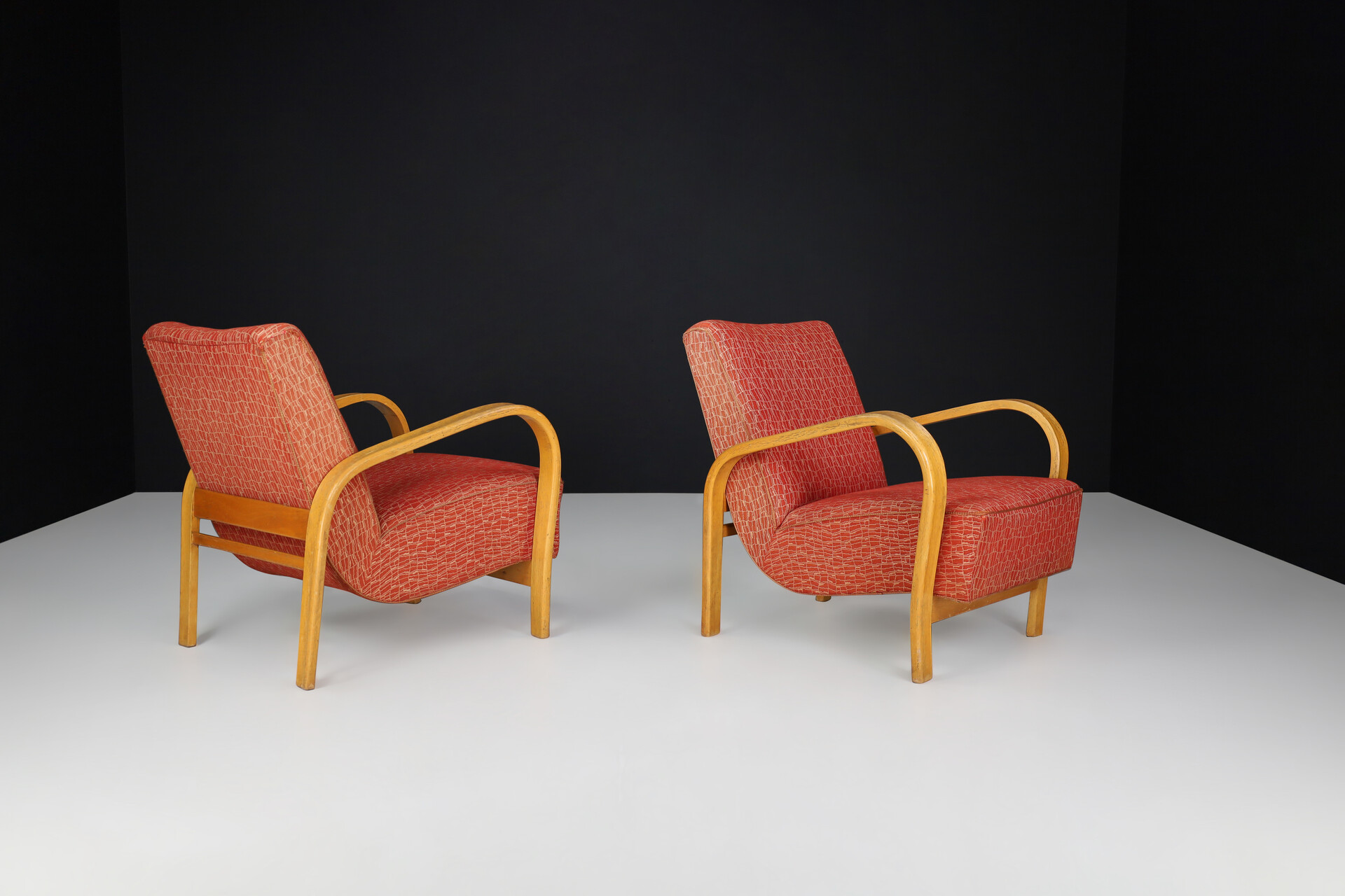Mid century modern Karel Koželka & Antonín Kropácek Blond Bentwood Armchairs Prague 1940s Mid-20th century