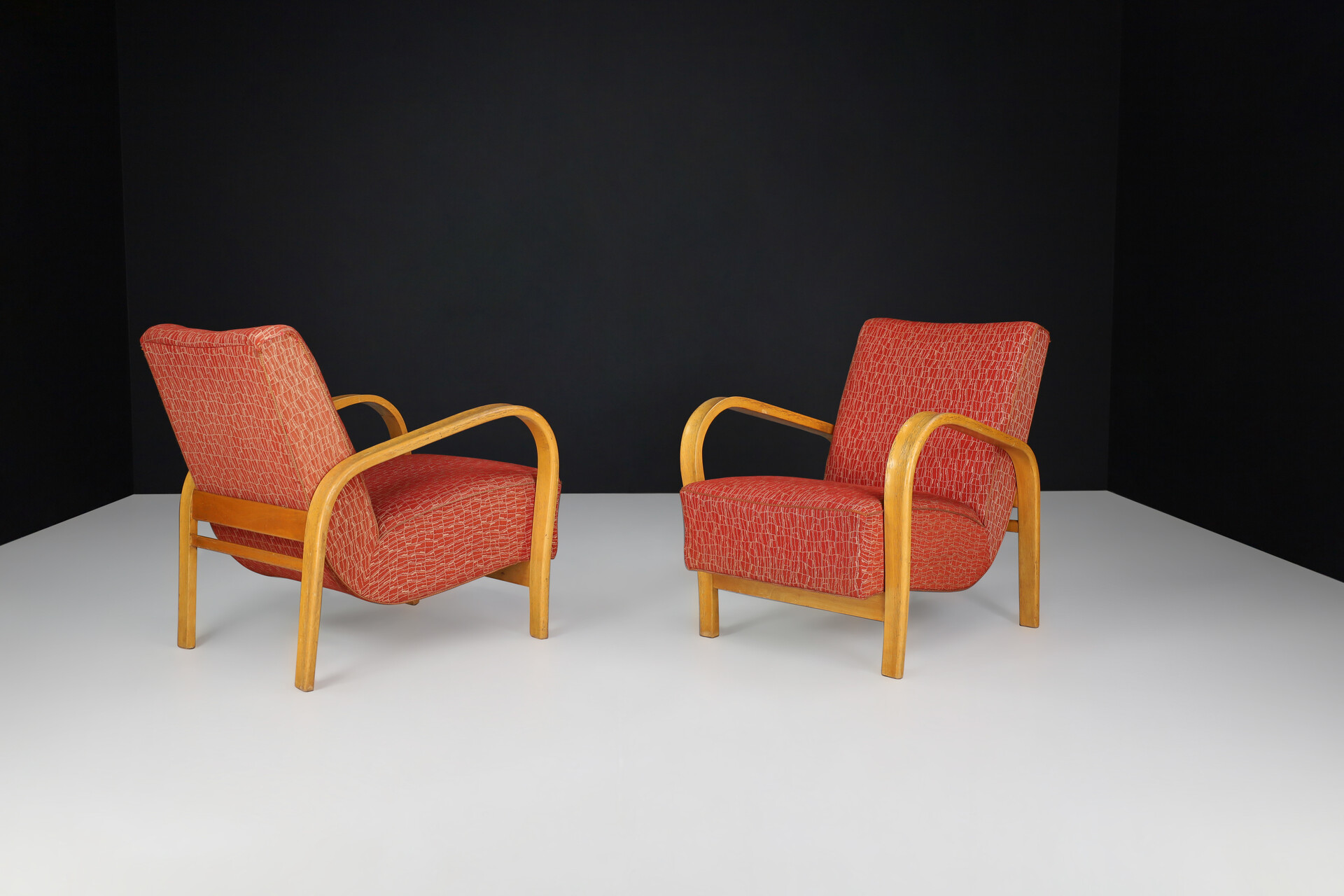Mid century modern Karel Koželka & Antonín Kropácek Blond Bentwood Armchairs Prague 1940s Mid-20th century