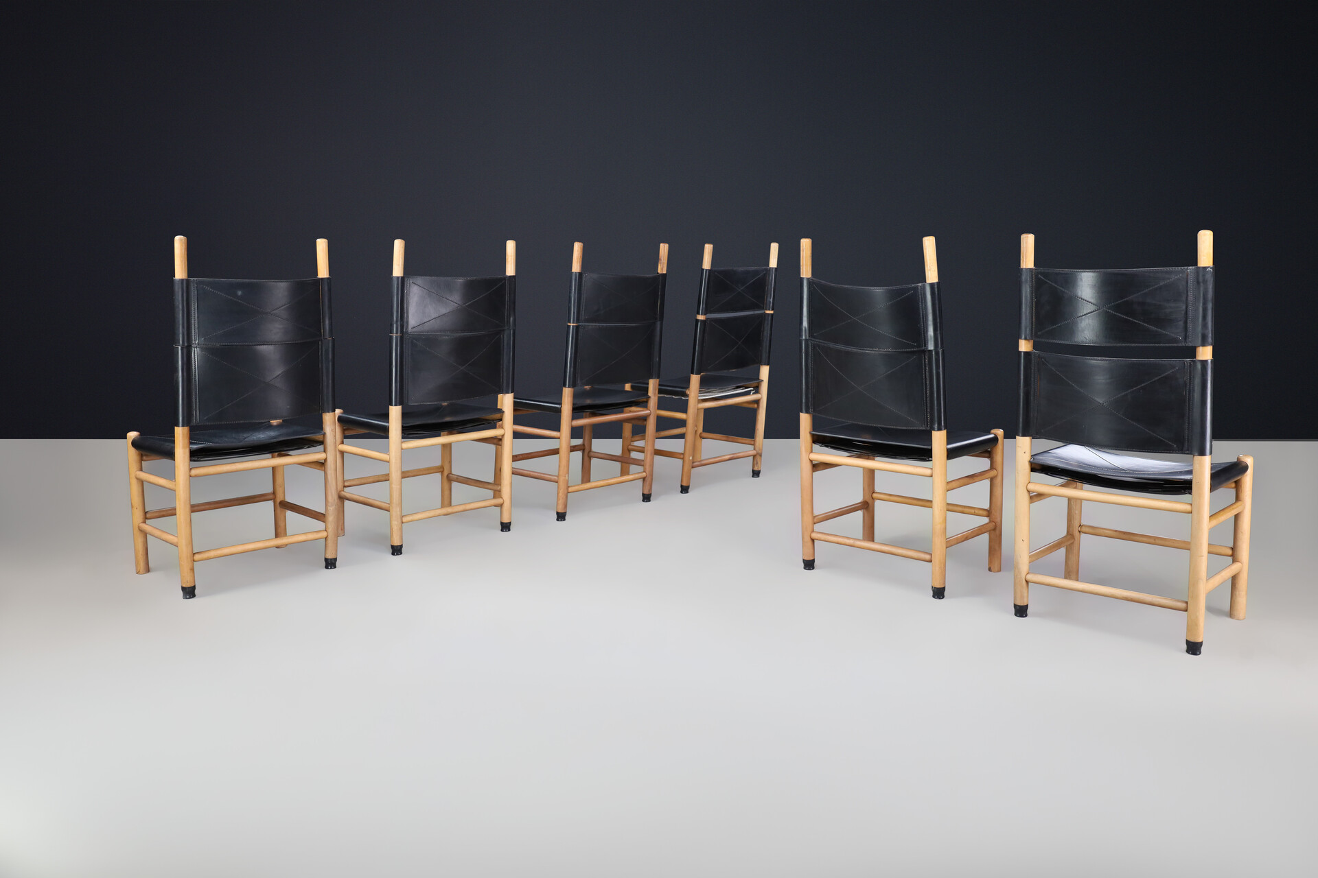 Mid century modern “Kentucky” Dining room chairs designed by Carlo Scarpa for Bernini, Italy 1977. Late-20th century