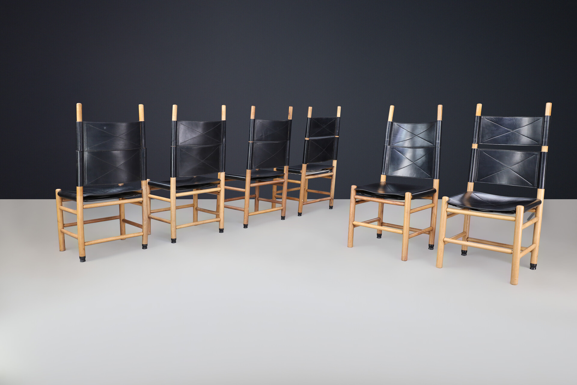 Mid century modern “Kentucky” Dining room chairs designed by Carlo Scarpa for Bernini, Italy 1977. Late-20th century