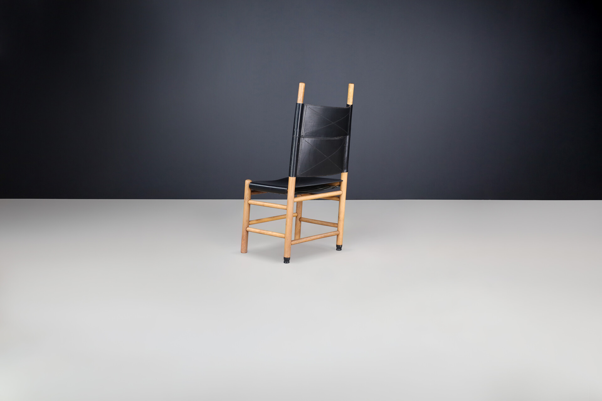 Mid century modern “Kentucky” Dining room chairs designed by Carlo Scarpa for Bernini, Italy 1977. Late-20th century