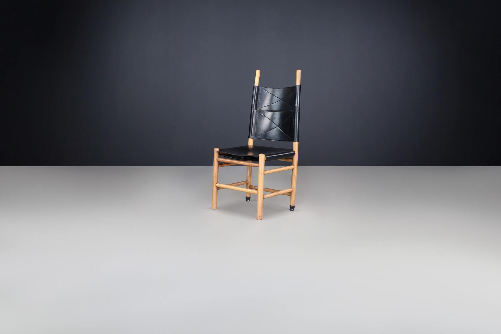Mid century modern “Kentucky” Dining room chairs designed by Carlo Scarpa for Bernini, Italy 1977. Late-20th century