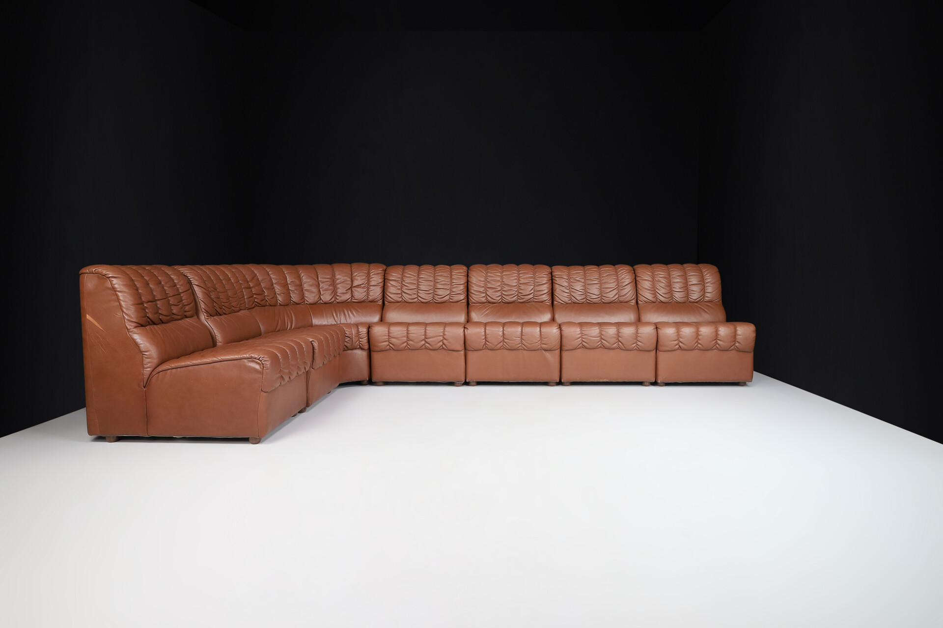 Mid century modern Large Modular Sectional Sofa in brown Leather in the style of De Sede Switzerland, 1970s Mid-20th century