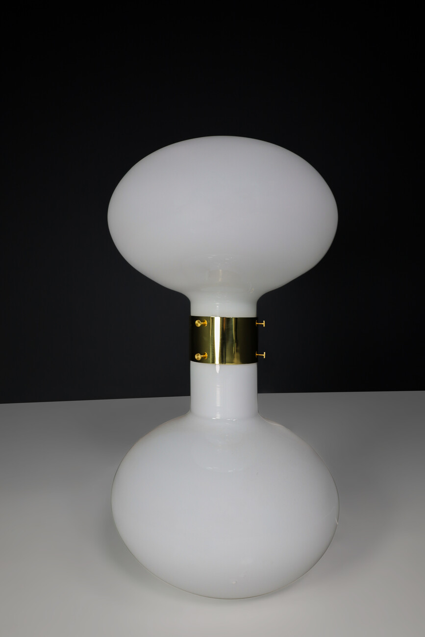 Mid century modern Large opaline Glass and brass Mushroom Floor lamp or Table lamp, Italy Late-20th century