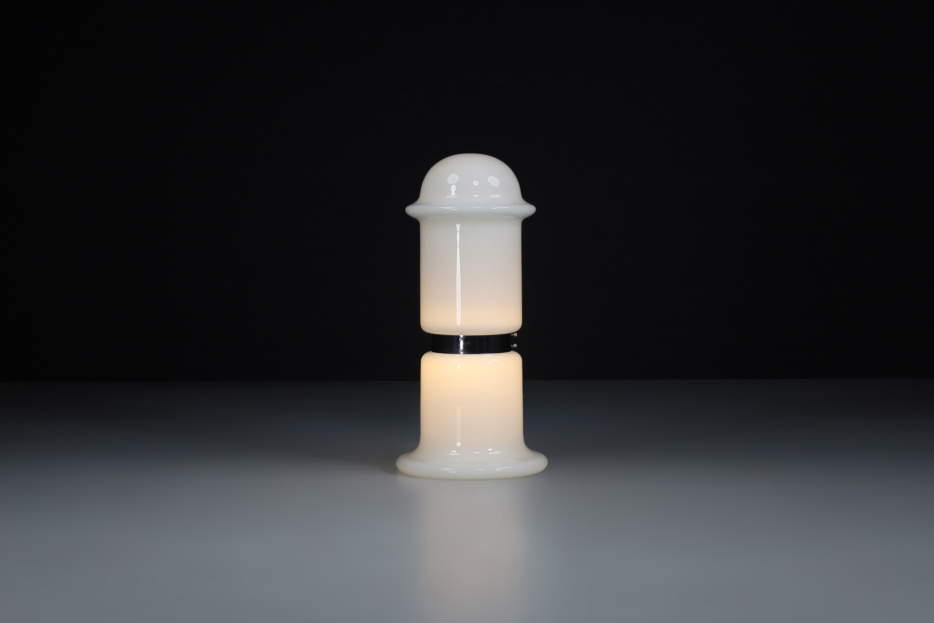 Mid century modern Large opaline Glass and chrome Mushroom Floor lamp or Table lamp, Italy Late-20th century