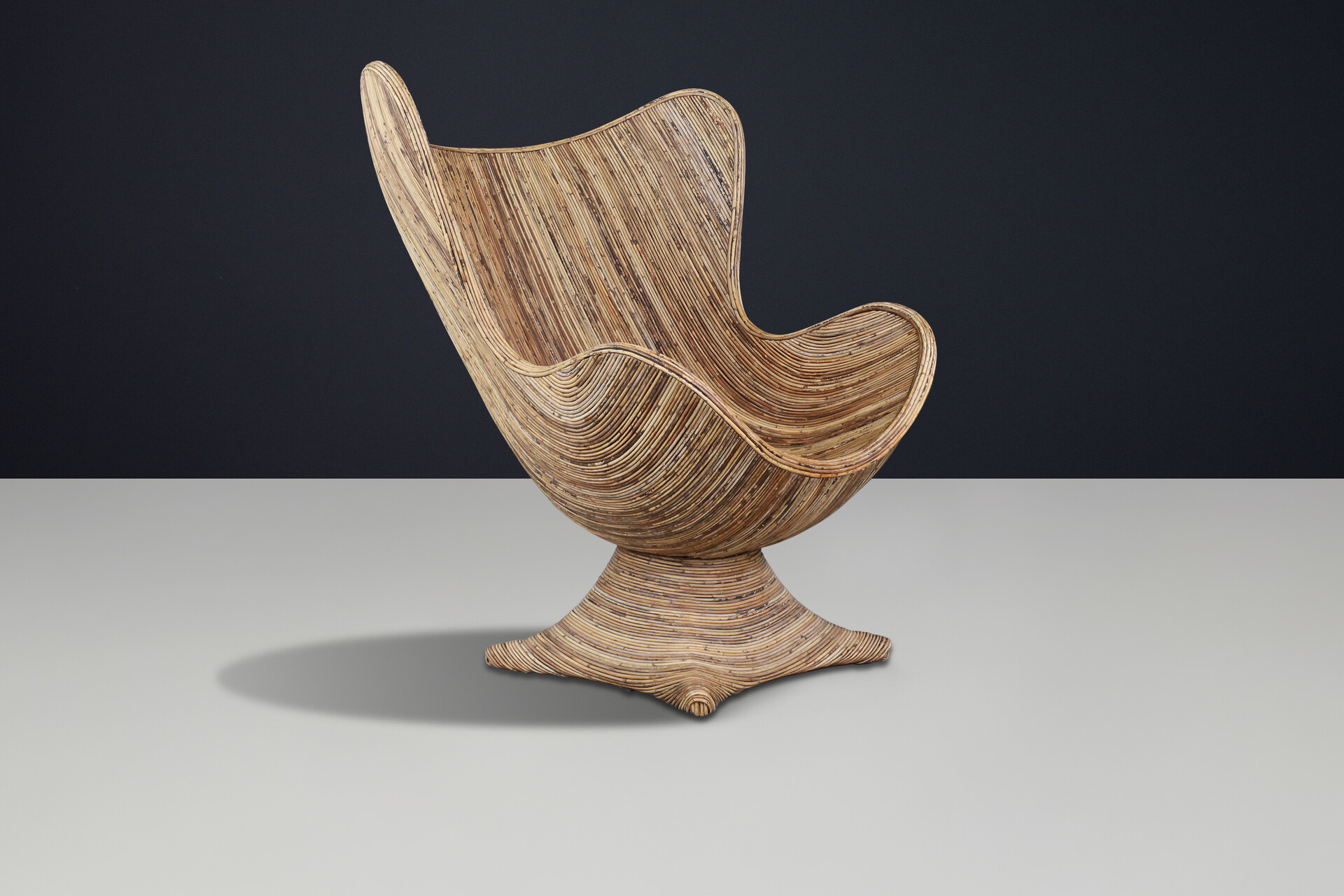 Mid century modern Large Sculptural Rattan Lounge or Egg Chair, Italy, 1980s Late-20th century
