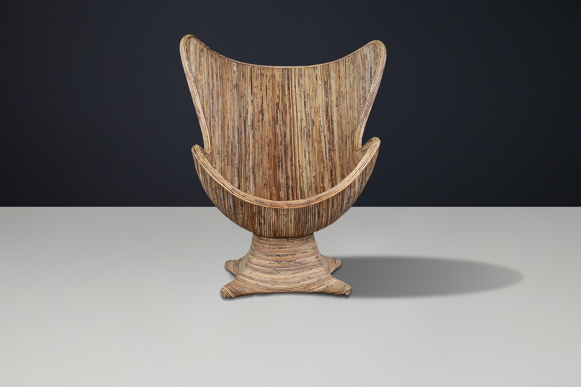 Mid century modern Large Sculptural Rattan Lounge or Egg Chair, Italy, 1980s Late-20th century