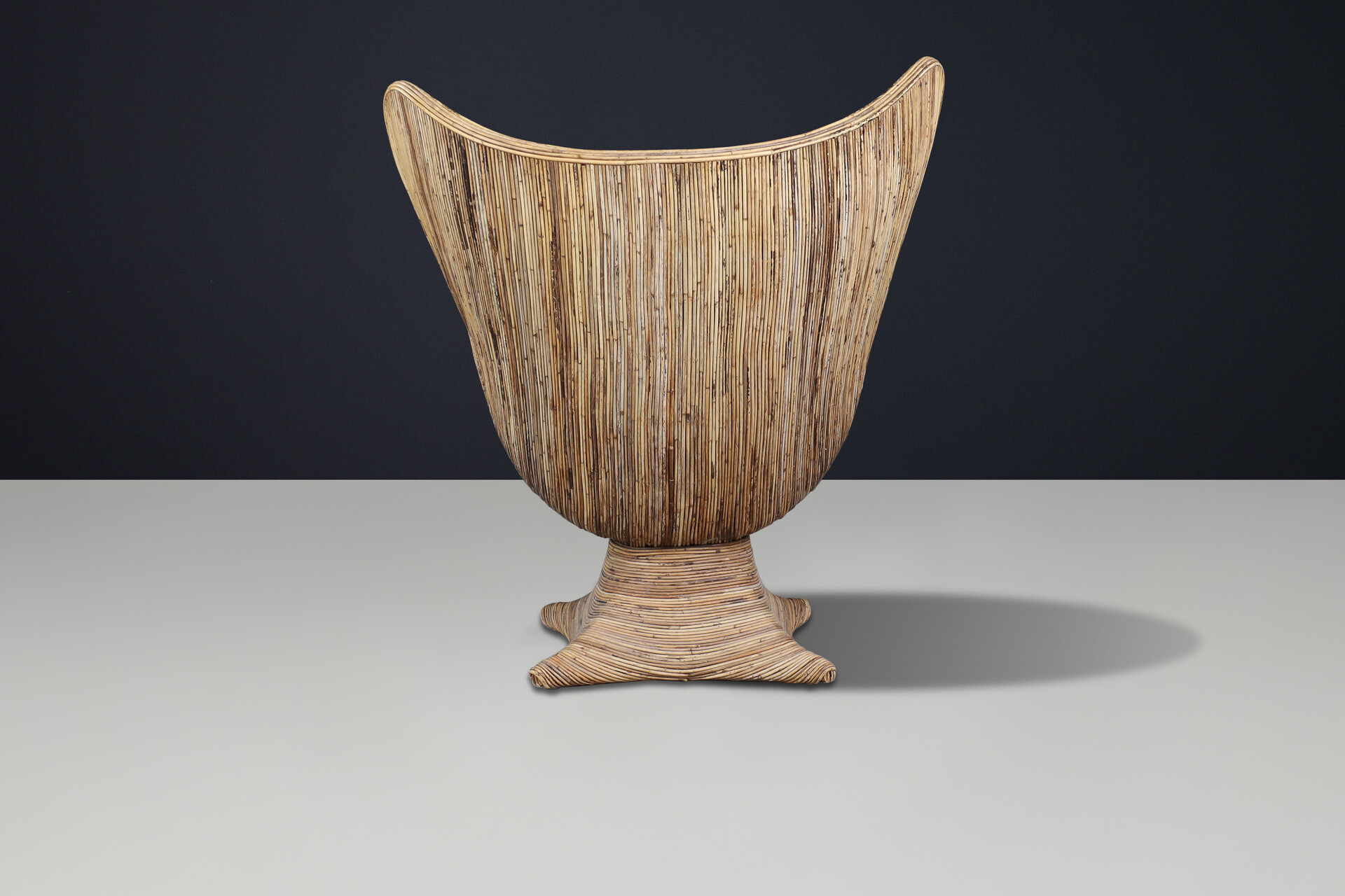 Mid century modern Large Sculptural Rattan Lounge or Egg Chair, Italy, 1980s Late-20th century