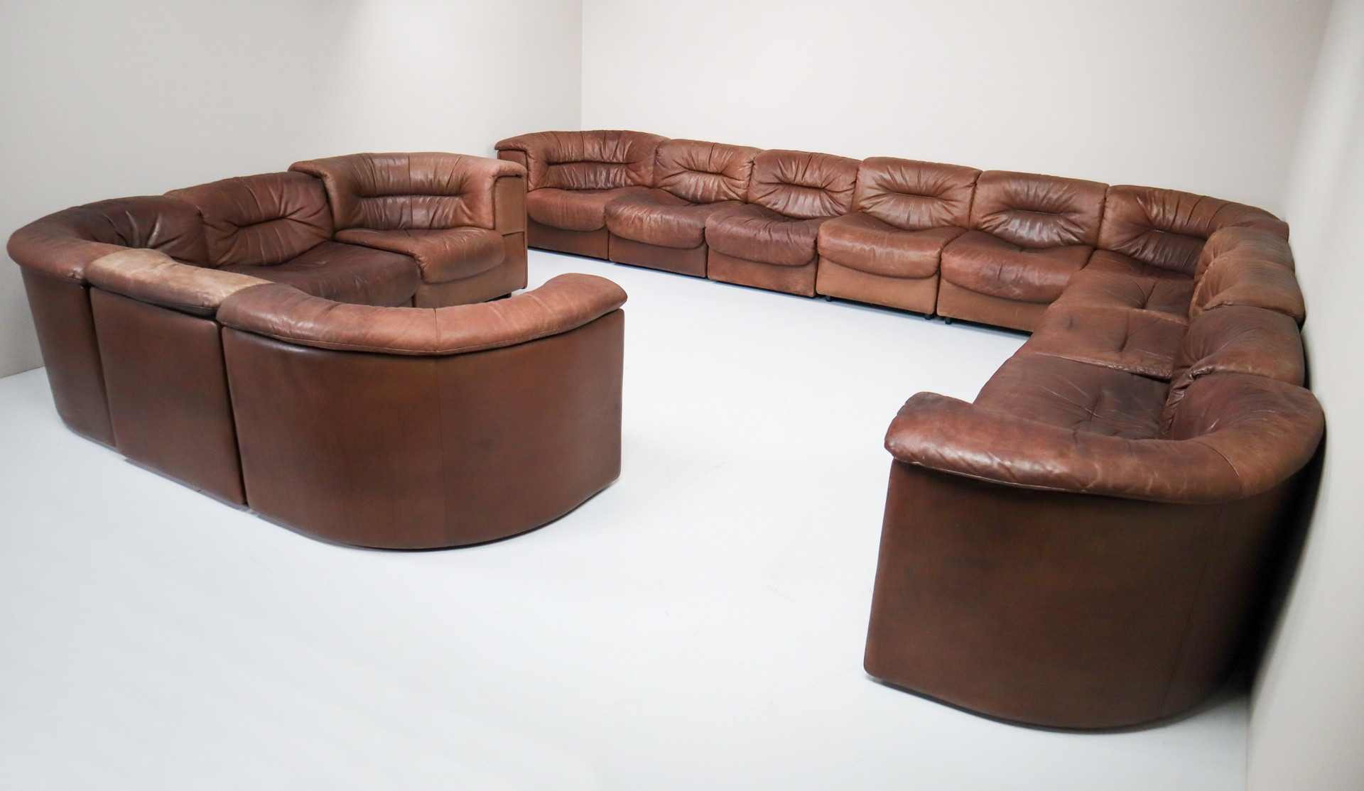 Mid century modern Large set of 19  elements Patinated De Sede DS 14  Modul Vintage Leather Sofa Brown Switzerland 1970s Mid-20th century