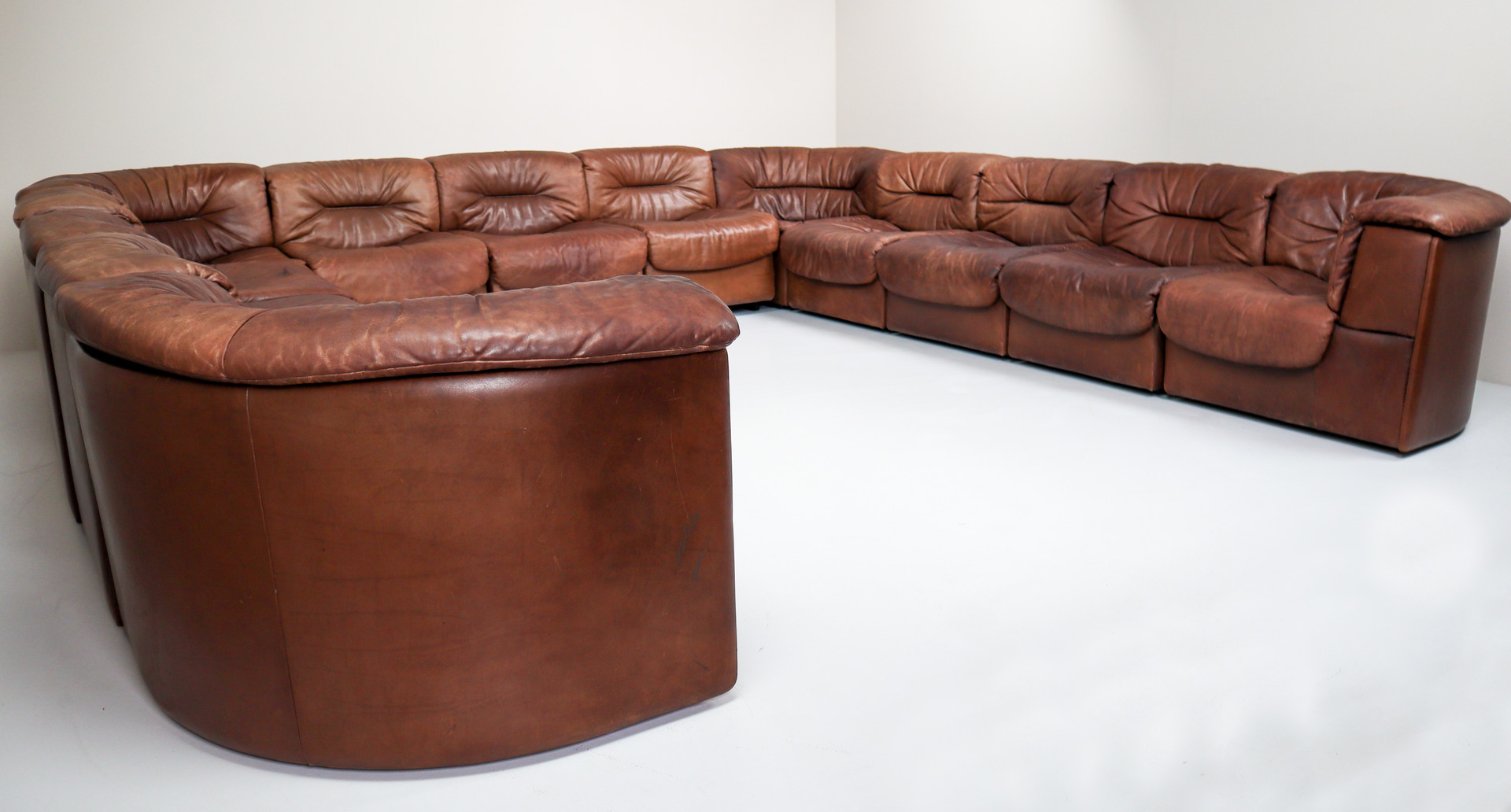 Mid century modern Large set of 19  elements Patinated De Sede DS 14  Modul Vintage Leather Sofa Brown Switzerland 1970s Mid-20th century