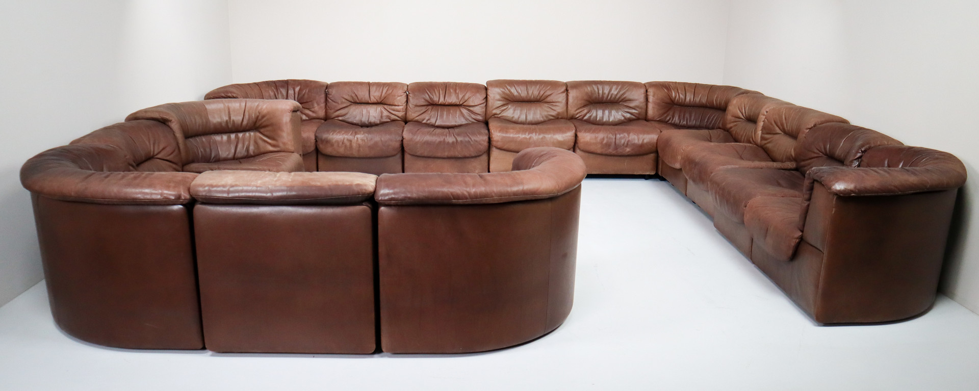 Mid century modern Large set of 19  elements Patinated De Sede DS 14  Modul Vintage Leather Sofa Brown Switzerland 1970s Mid-20th century