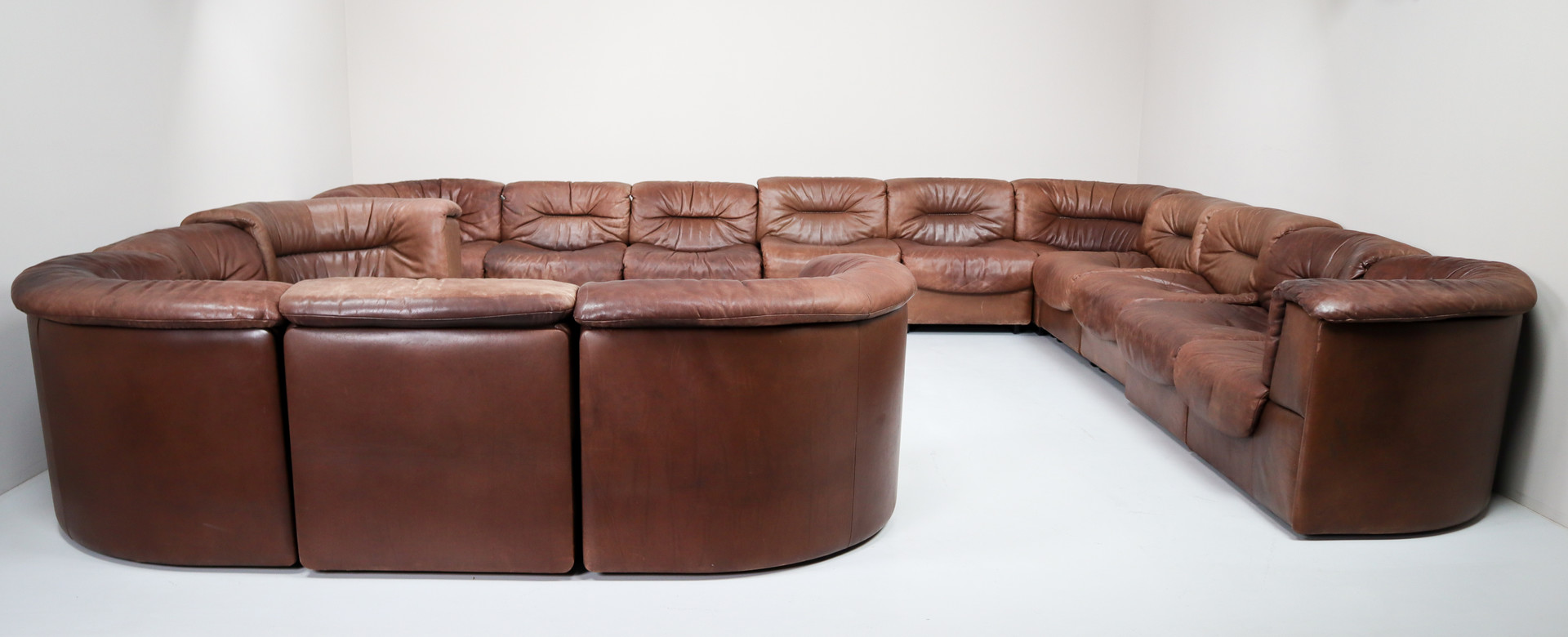 Mid century modern Large set of 19  elements Patinated De Sede DS 14  Modul Vintage Leather Sofa Brown Switzerland 1970s Mid-20th century