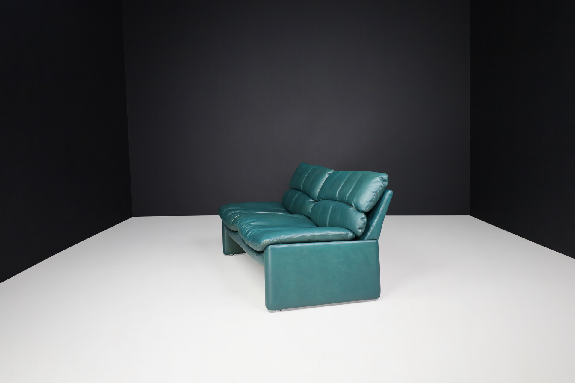 Mid century modern Leather 2 seat sofa by Walter Knoll Germany 1970s Late-20th century