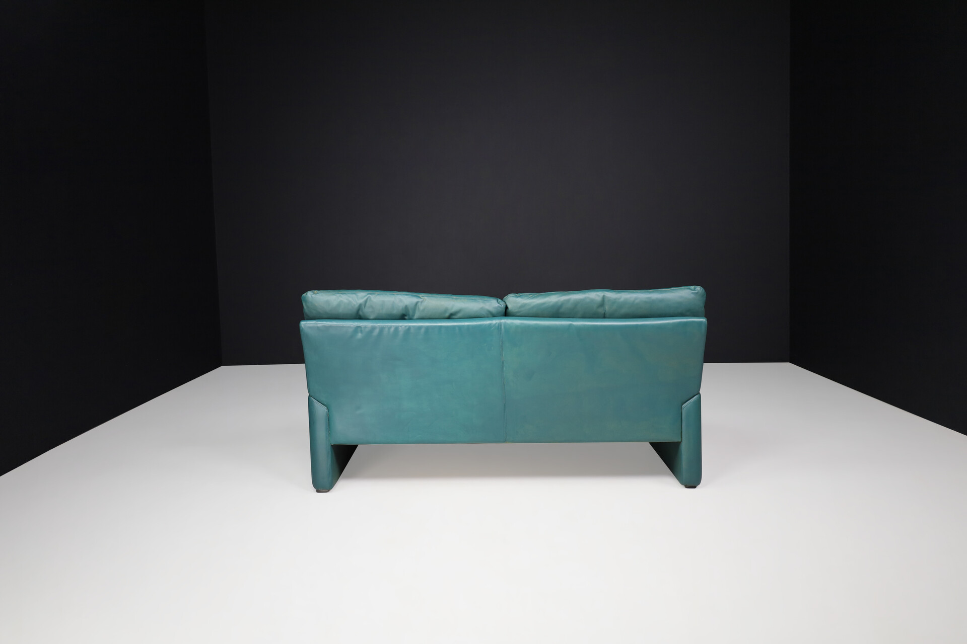 Mid century modern Leather 2 seat sofa by Walter Knoll Germany 1970s Late-20th century