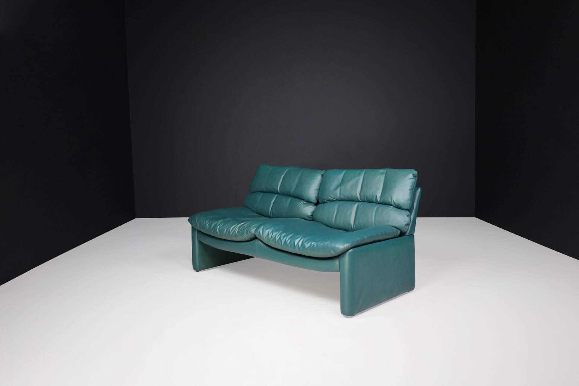 Mid century modern Leather 2 seat sofa by Walter Knoll Germany 1970s Late-20th century
