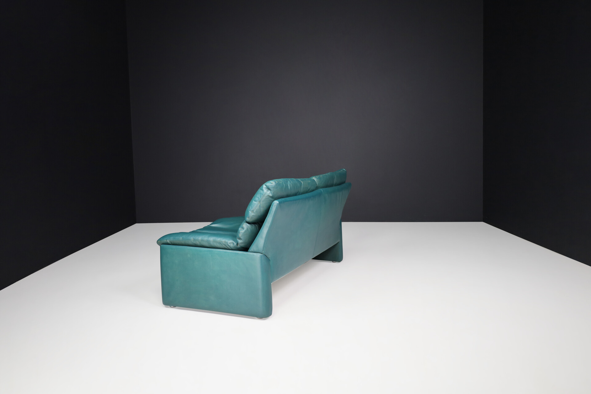 Mid century modern Leather 2 seat sofa by Walter Knoll Germany 1970s Late-20th century