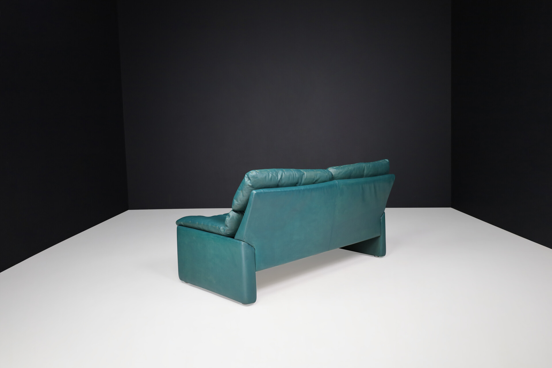 Mid century modern Leather 2 seat sofa by Walter Knoll Germany 1970s Late-20th century