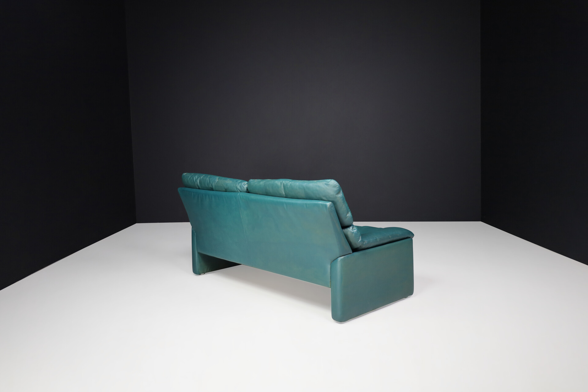 Mid century modern Leather 2 seat sofa by Walter Knoll Germany 1970s Late-20th century