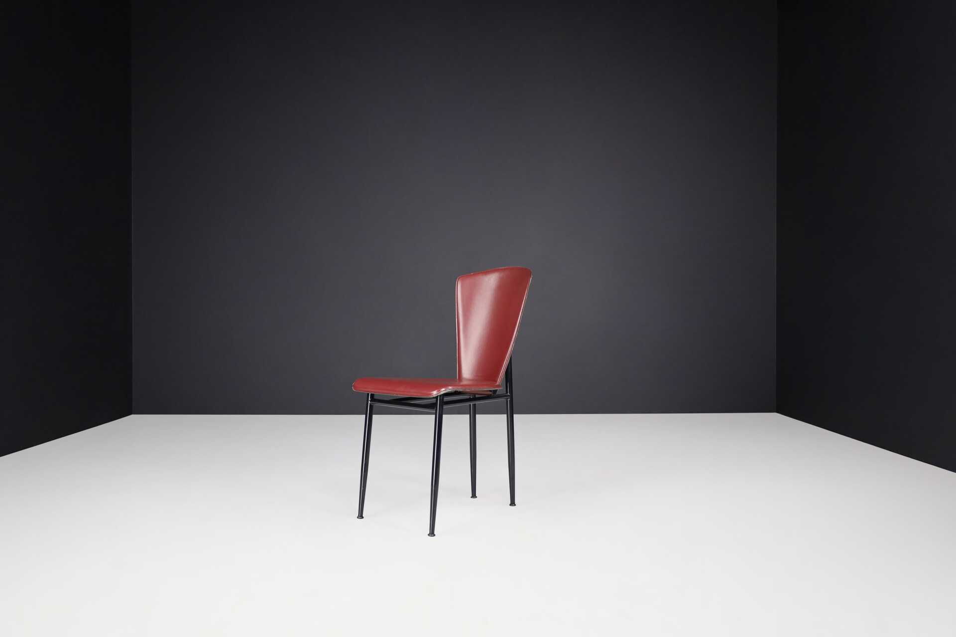 Mid century modern Leather and Black steel dining chairs, Italy 1970s Late-20th century