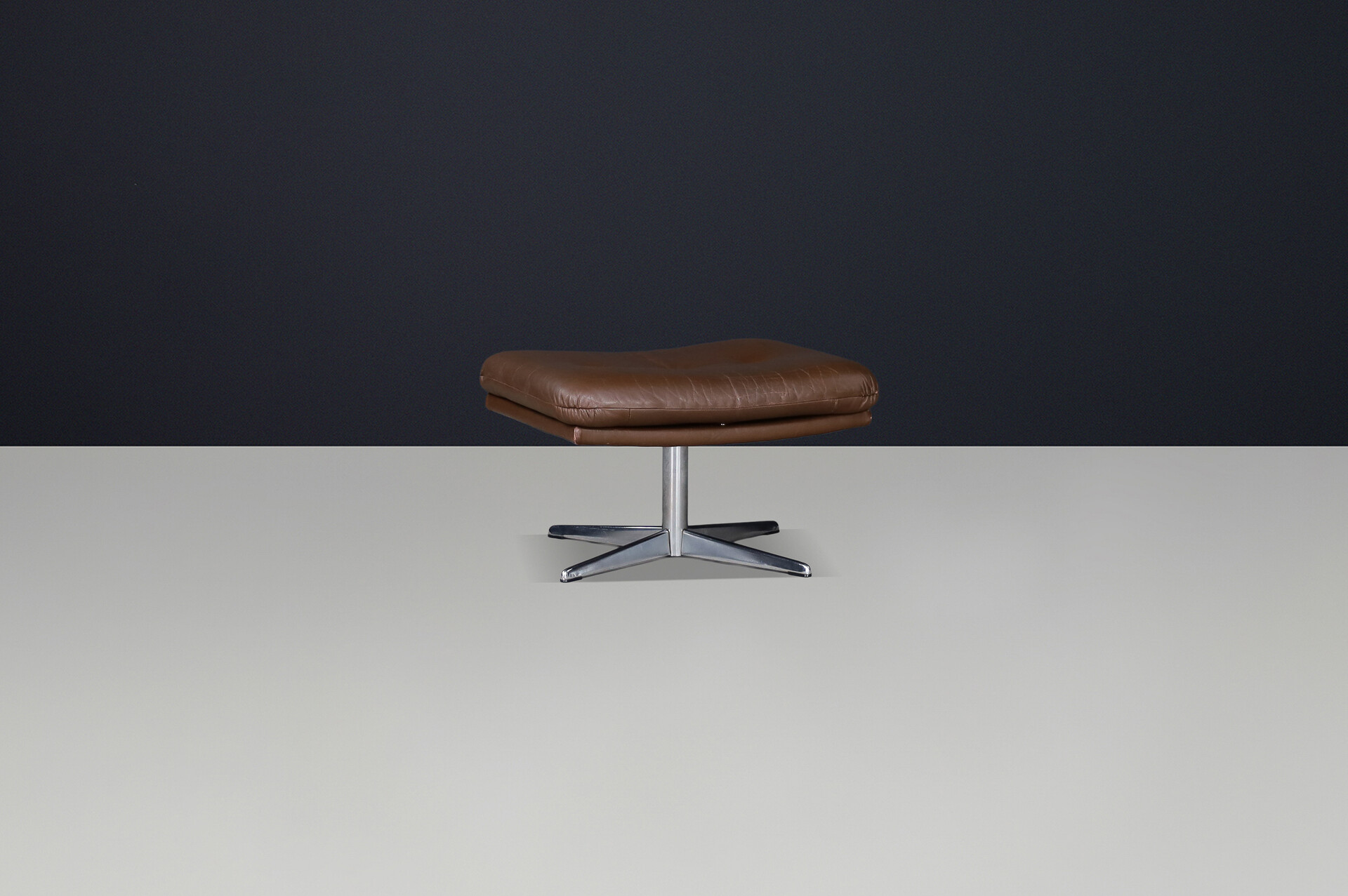 Mid century modern Leather and steal Stool / ottoman by De Sede Switzerland 1970s Late-20th century