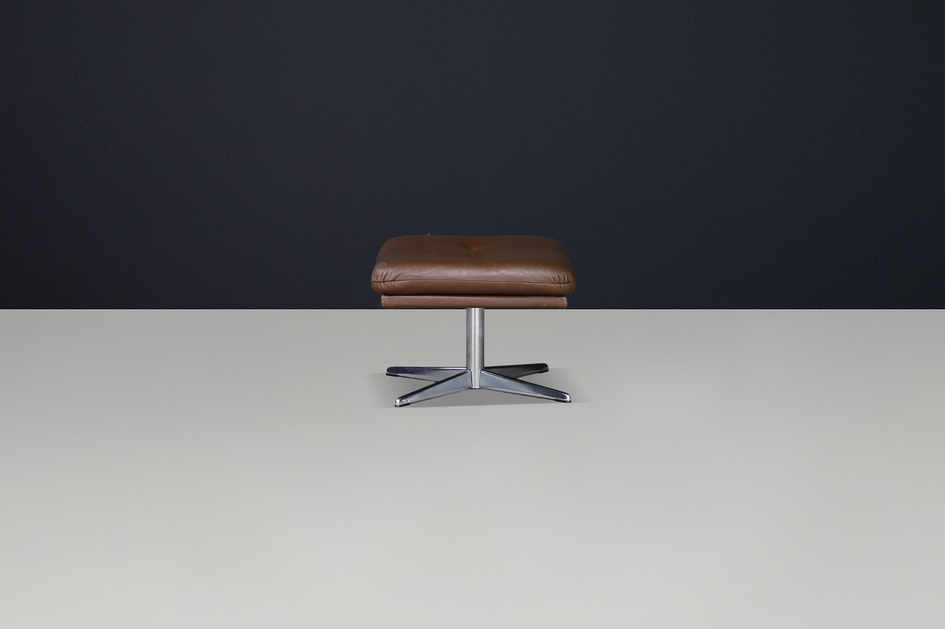 Mid century modern Leather and steal Stool / ottoman by De Sede Switzerland 1970s Late-20th century