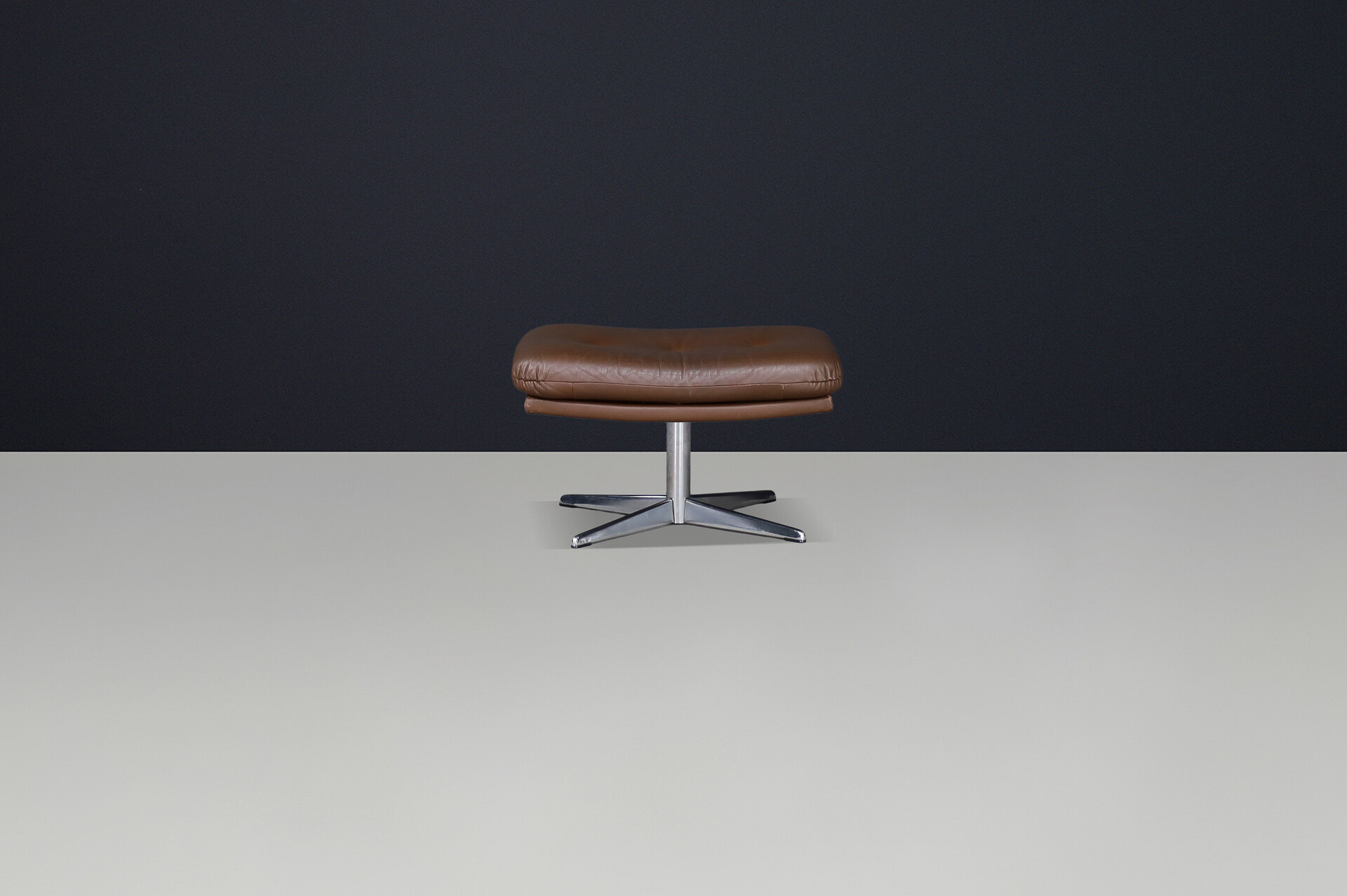 Mid century modern Leather and steal Stool / ottoman by De Sede Switzerland 1970s Late-20th century