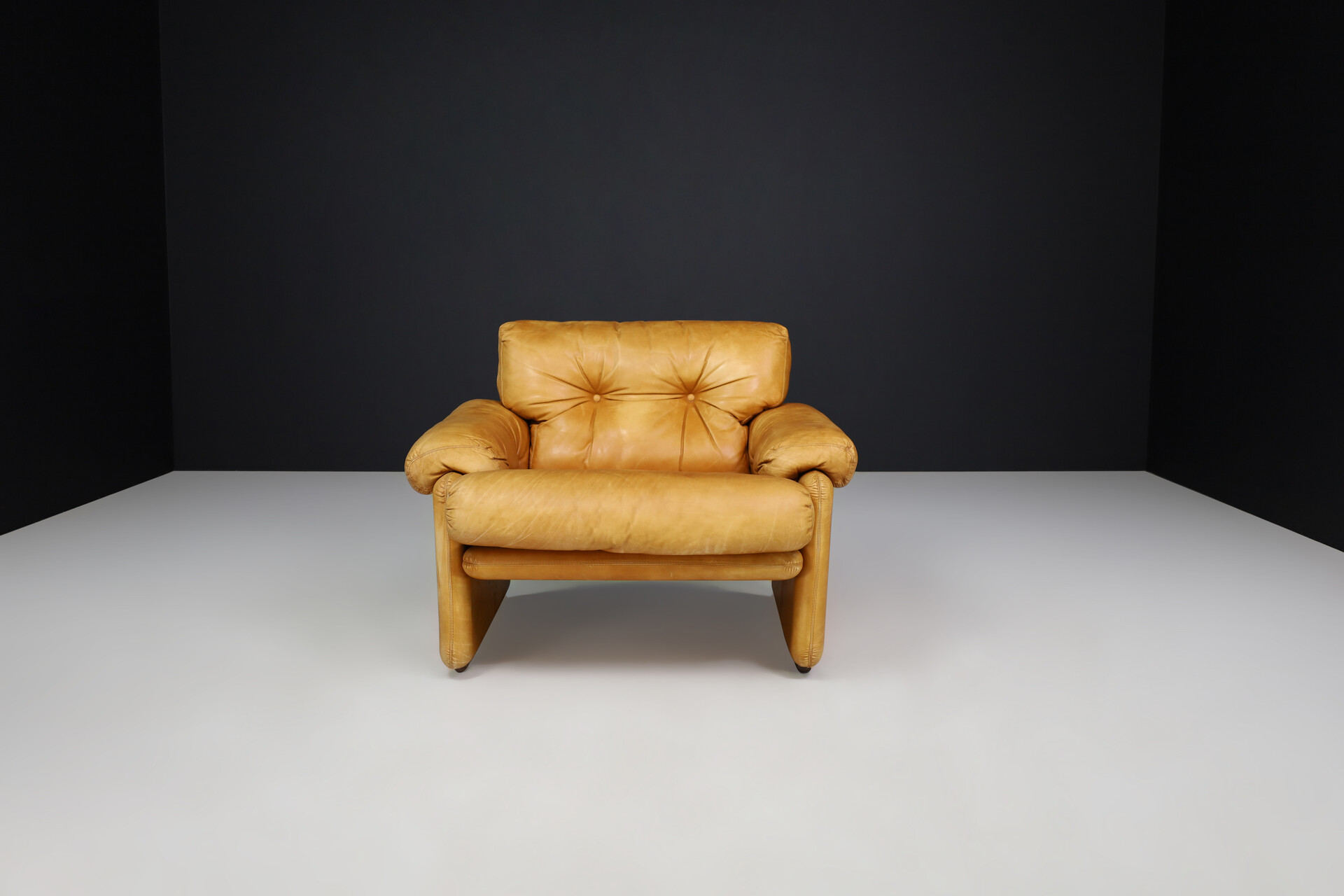 Mid century modern Leather Coronado Lounge chair By Afra & Tobia Scarpa For B&B Italia 1972 Mid-20th century