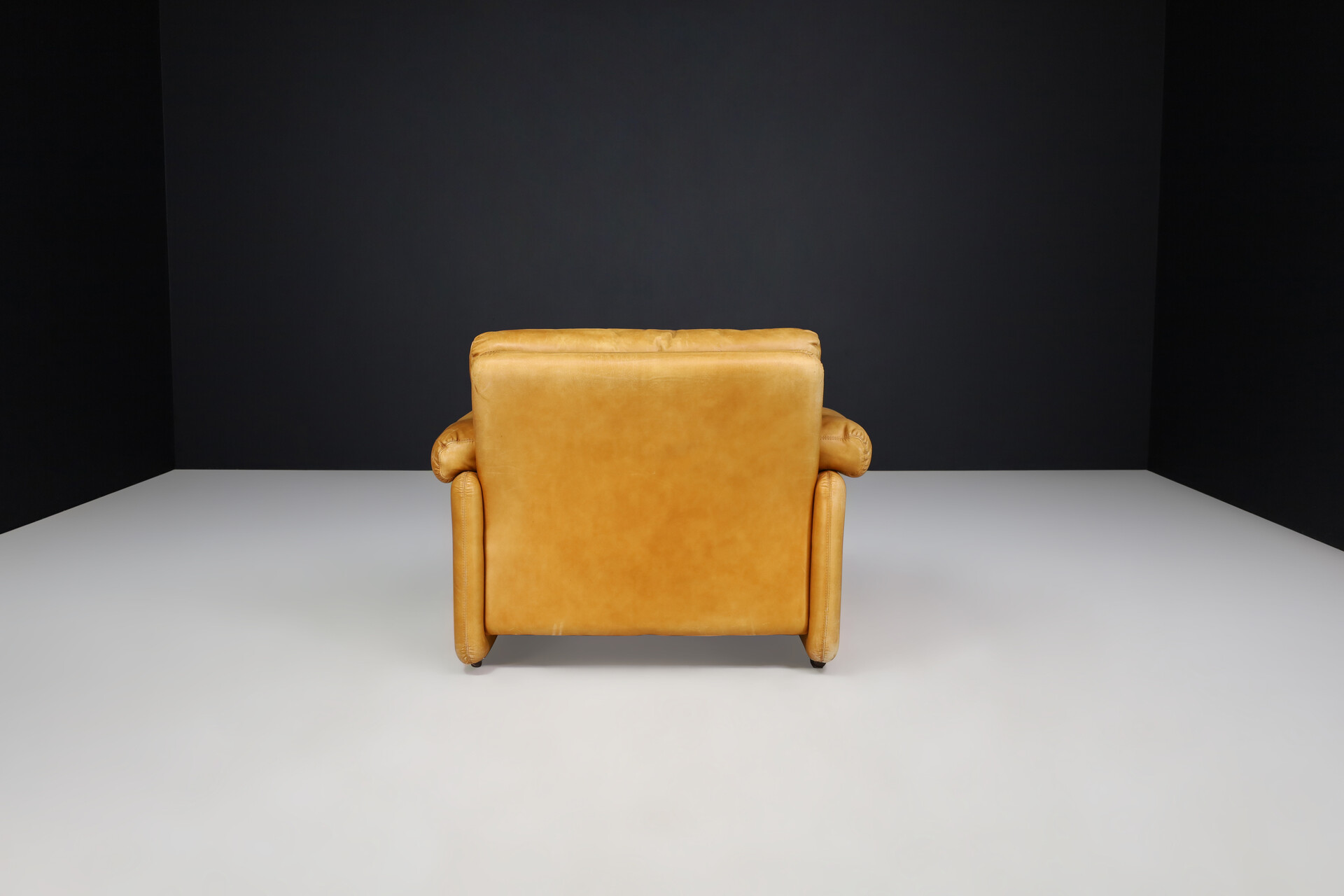 Mid century modern Leather Coronado Lounge chair By Afra & Tobia Scarpa For B&B Italia 1972 Mid-20th century