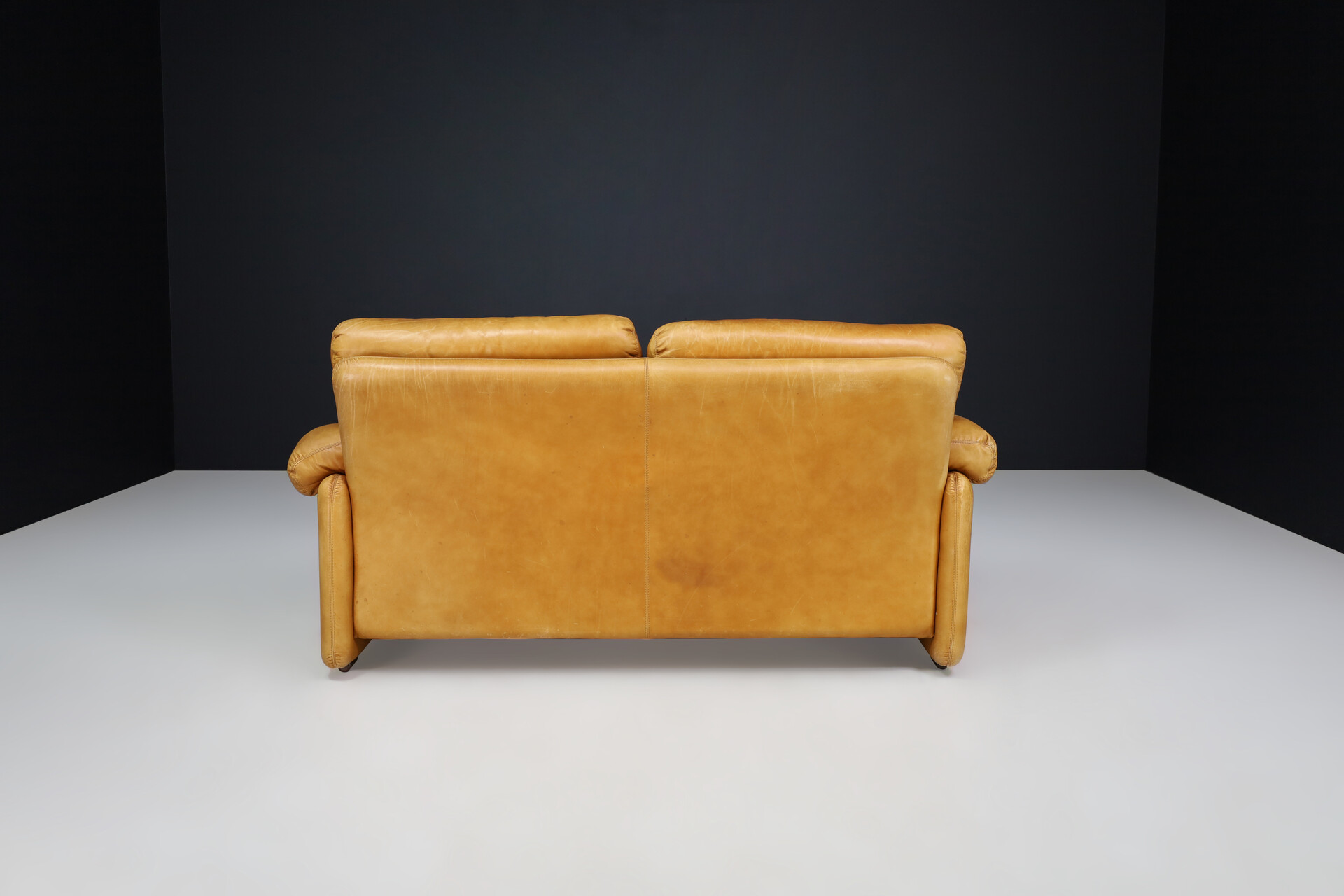 Mid century modern Leather Coronado Lounge Sofa By Afra & Tobia Scarpa For B&B Italia 1972 Mid-20th century