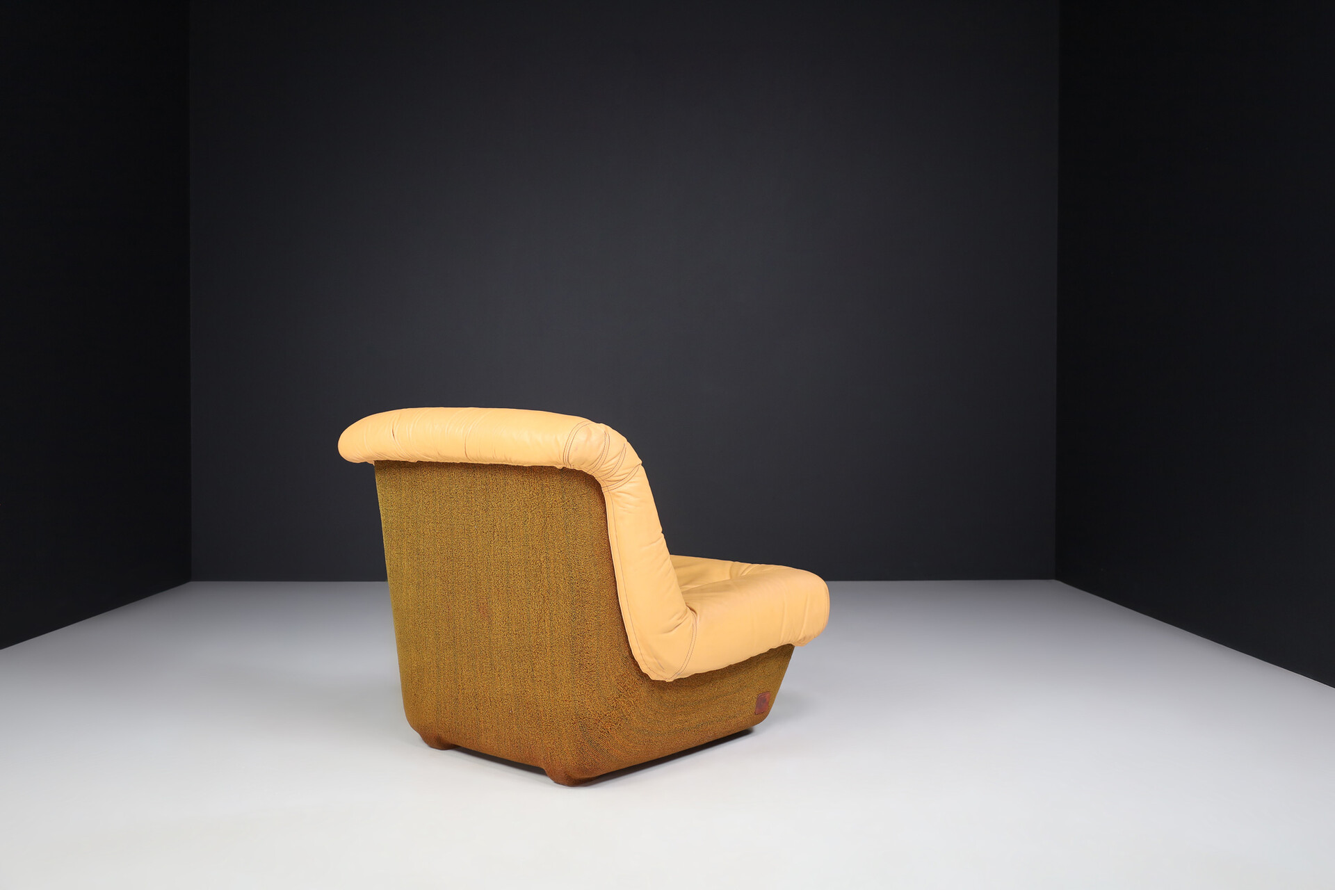 Mid century modern Leather Lounge Chair by Lev & Lev, Italy 1970s Mid-20th century