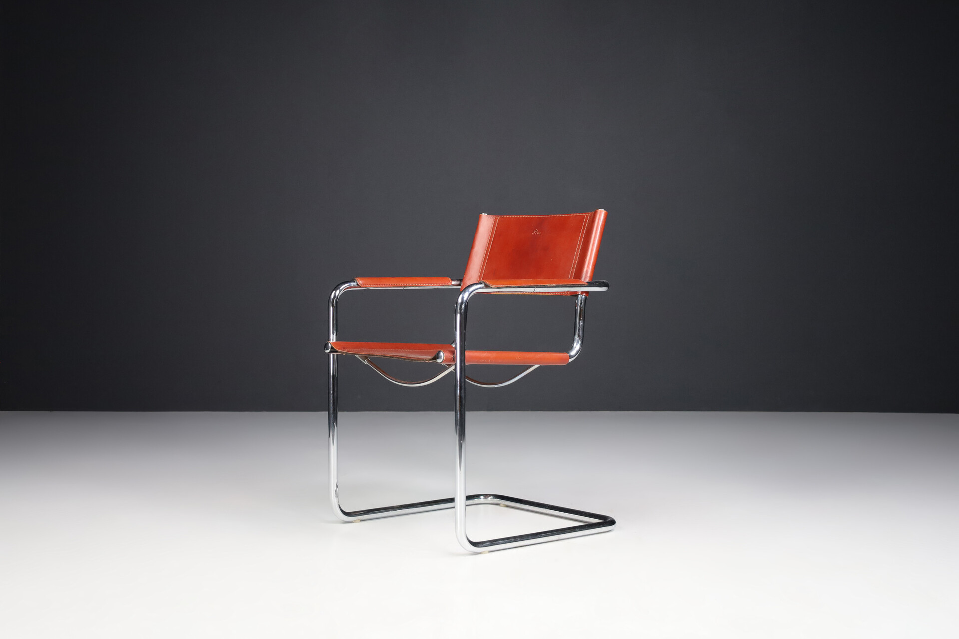 Mid century modern Leather MG5 Cantilever Bauhaus Chair by Matteo Grassi, Italy 1960s Mid-20th century
