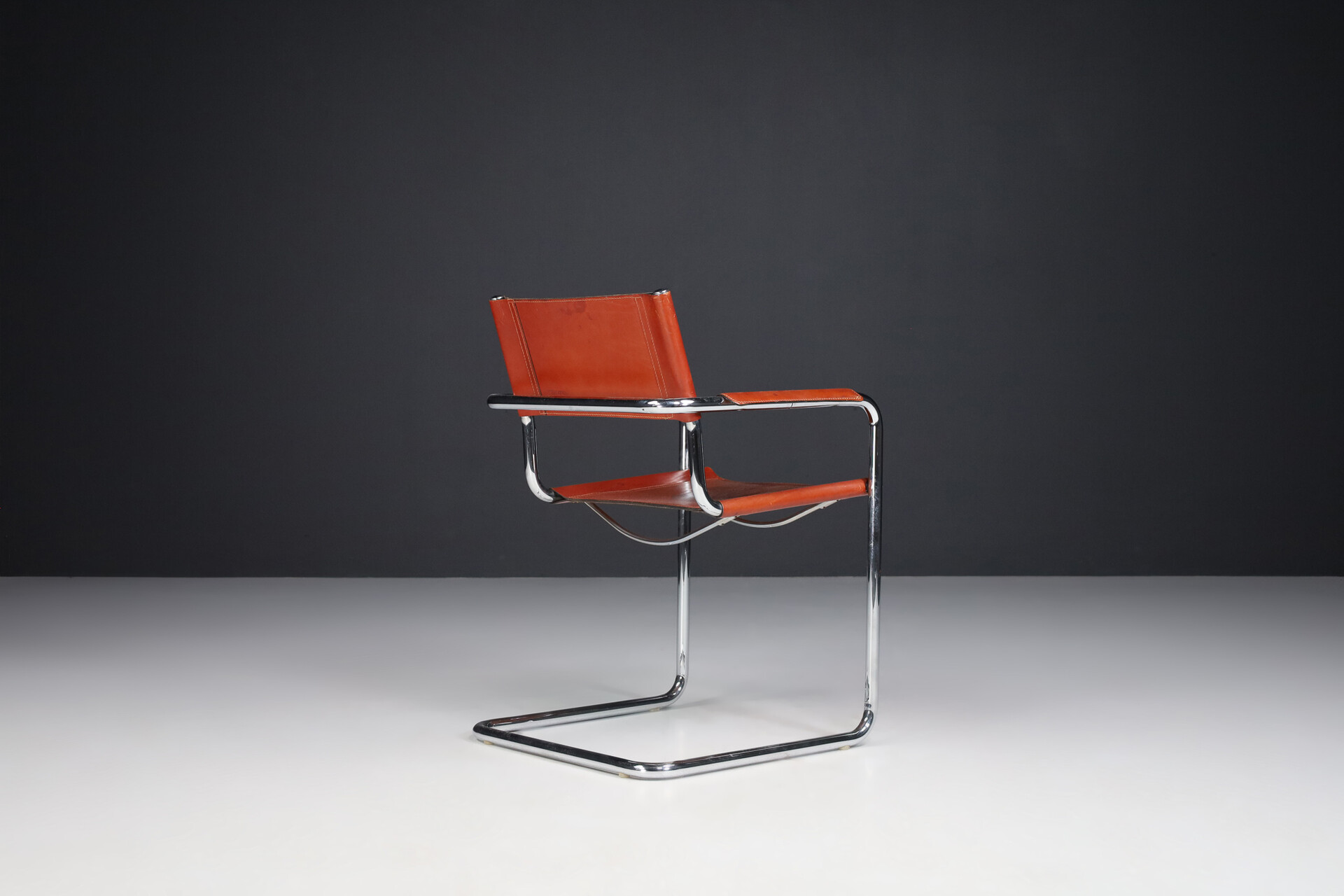 Mid century modern Leather MG5 Cantilever Bauhaus Chair by Matteo Grassi, Italy 1960s Mid-20th century