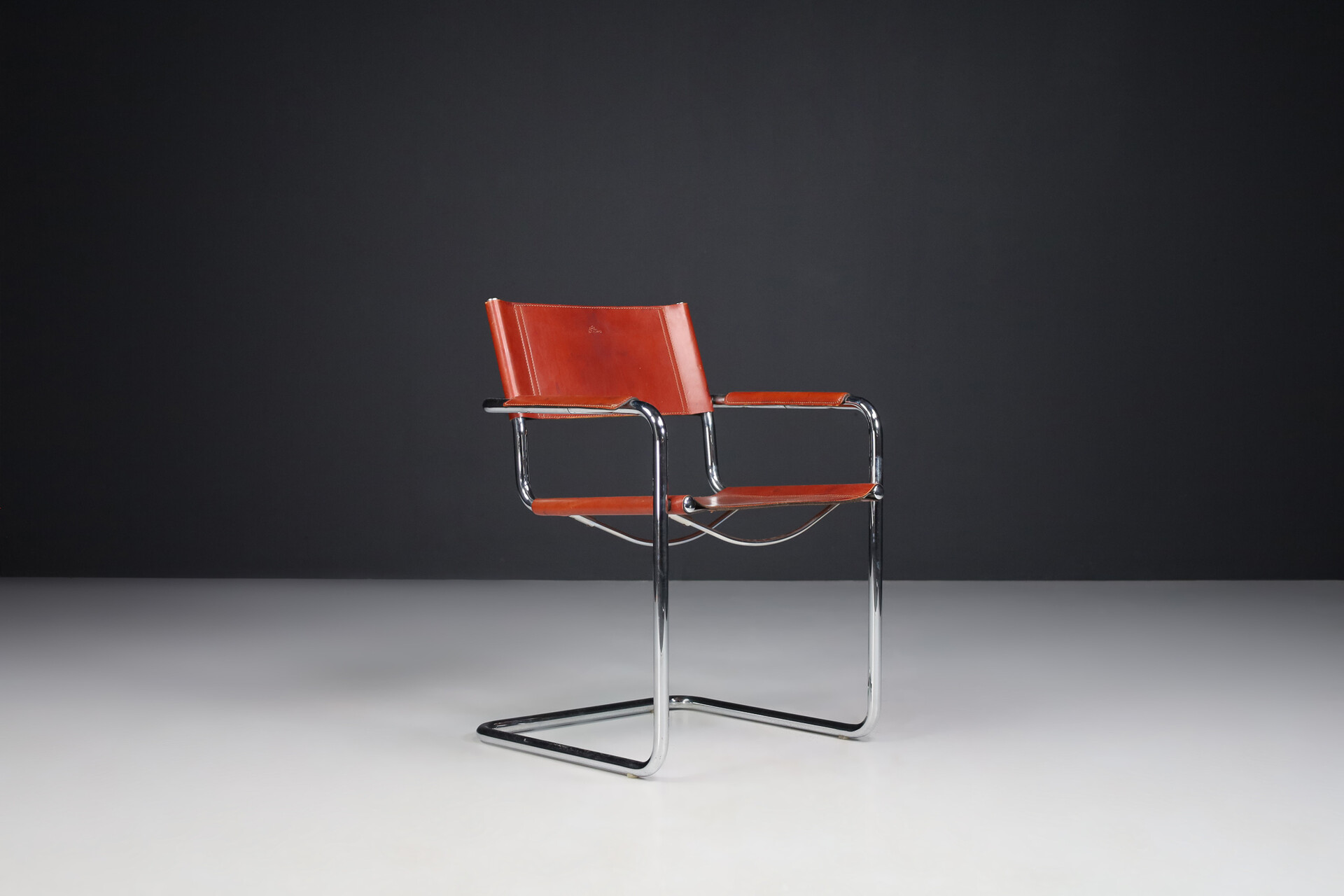 Mid century modern Leather MG5 Cantilever Bauhaus Chair by Matteo Grassi, Italy 1960s Mid-20th century