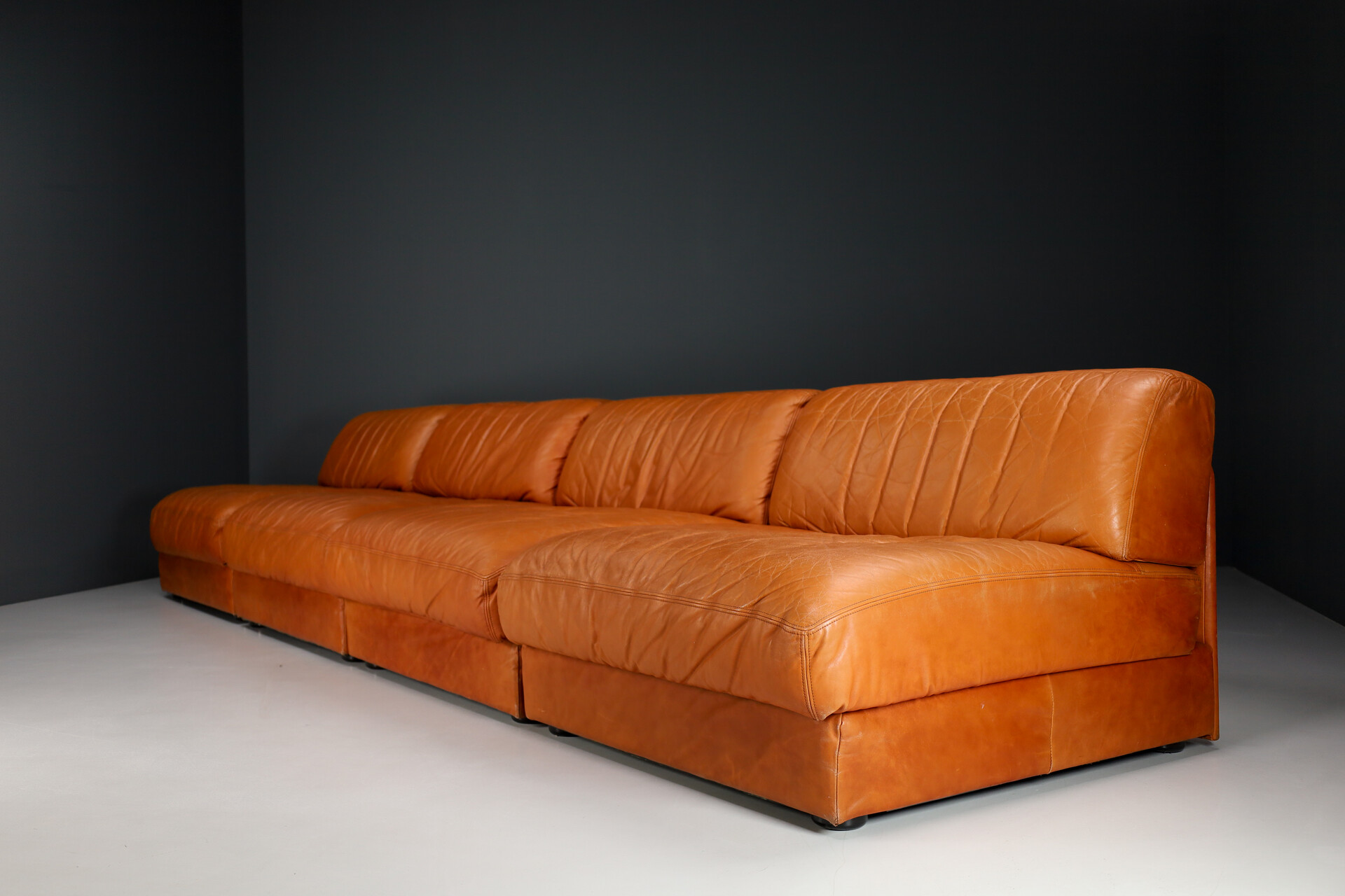 Mid century modern Leather modular sofa or lounge seats, Sofart De Sede DS76 ,Italy 1970s Mid-20th century