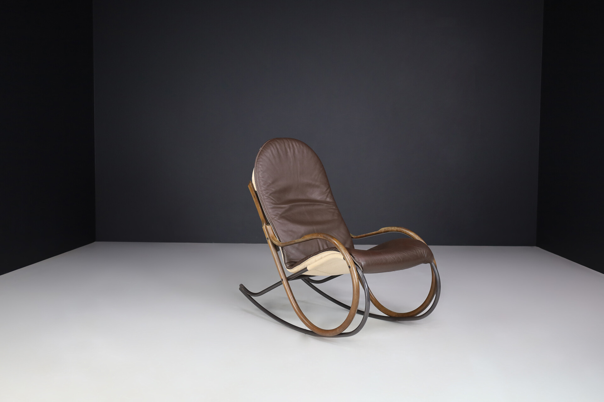 Mid century modern Leather 'Nonna' rocking chair by Paul Tuttle for Strässle in Switzerland 1970s Late-20th century