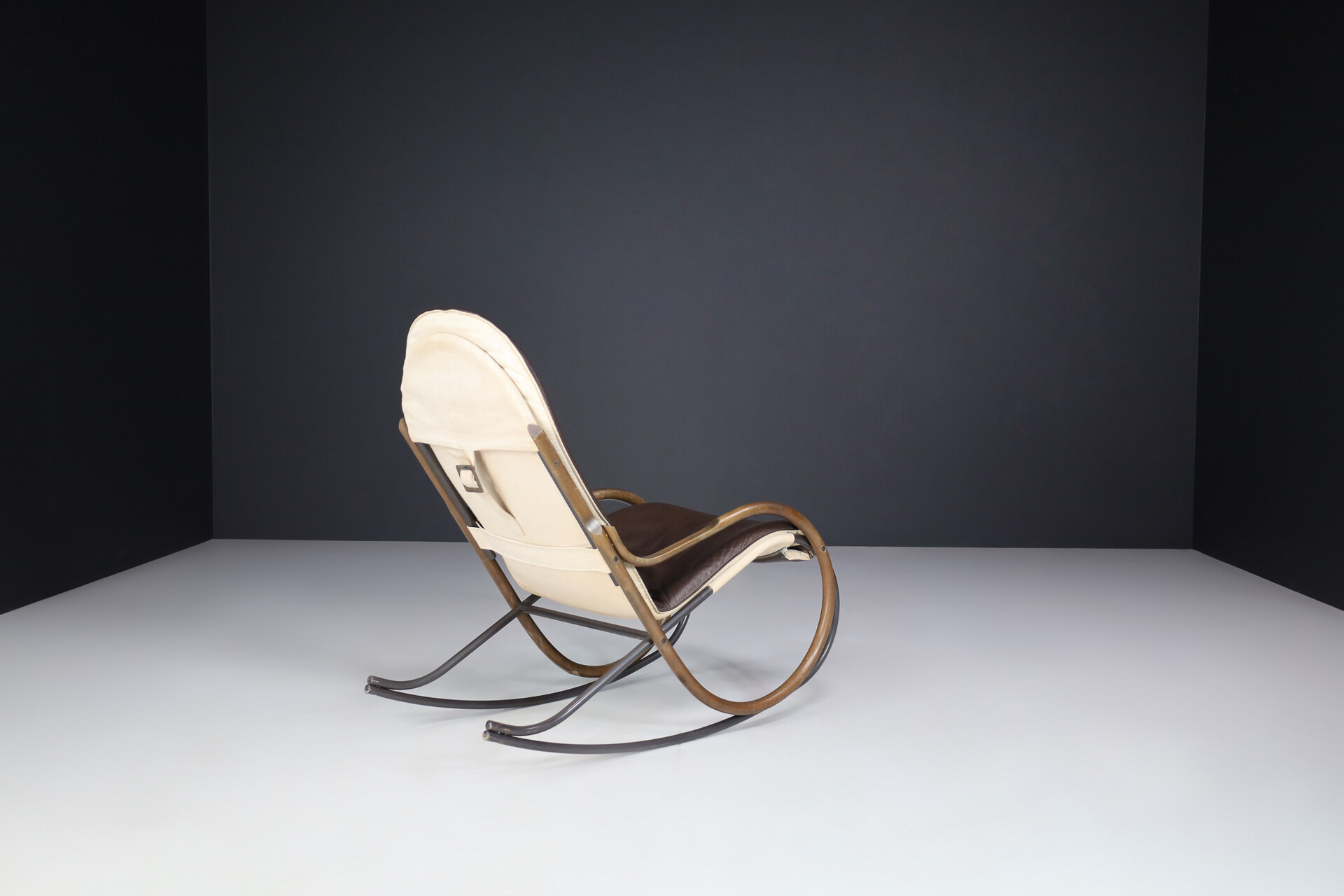 Mid century modern Leather 'Nonna' rocking chair by Paul Tuttle for Strässle in Switzerland 1970s Late-20th century