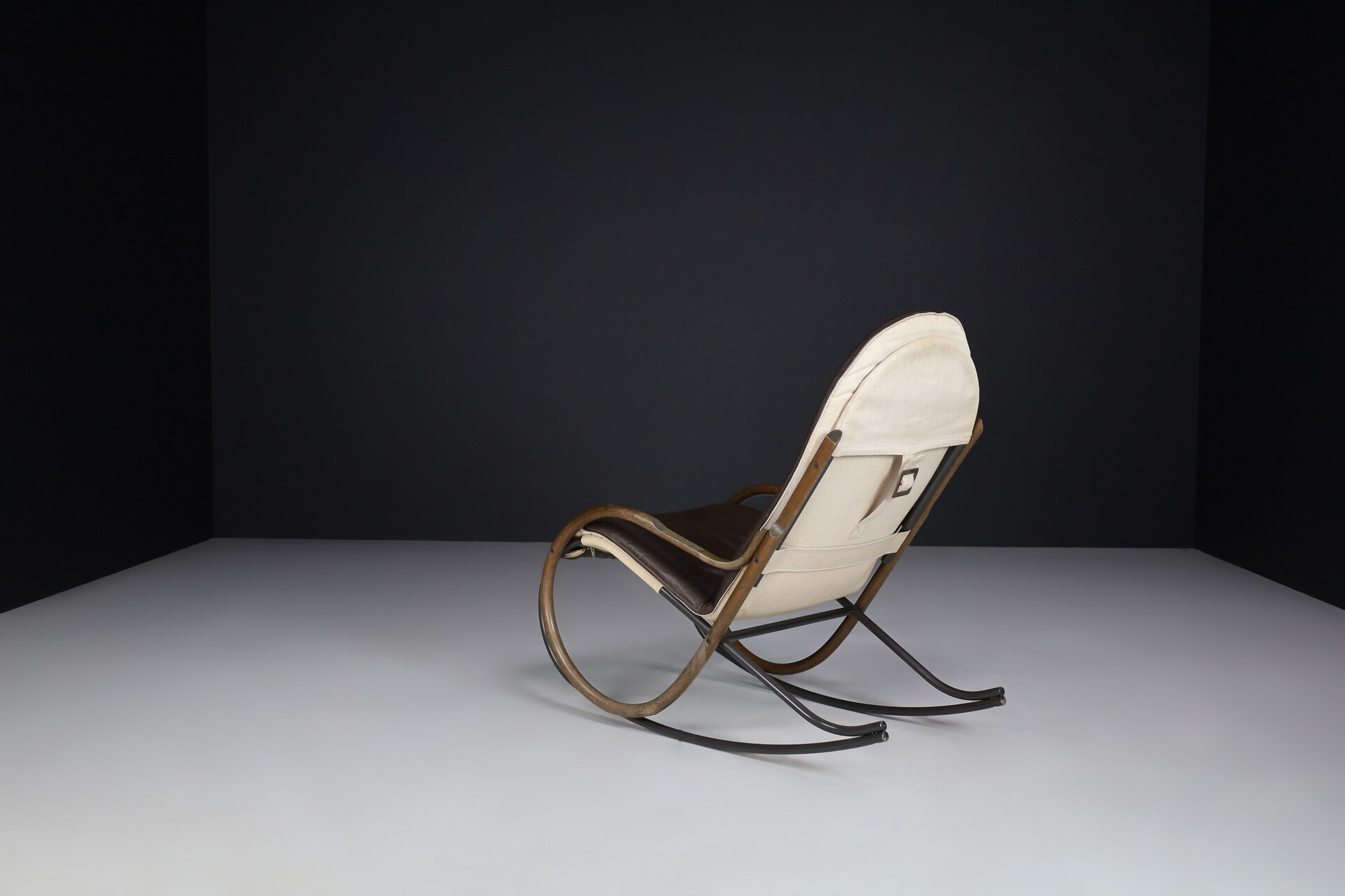 Mid century modern Leather 'Nonna' rocking chair by Paul Tuttle for Strässle in Switzerland 1970s Late-20th century