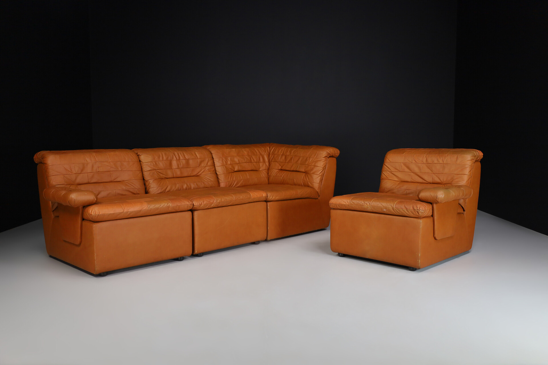 Mid century modern Leather patchwork lounge sofa set/5, Switzerland 1960s Mid-20th century