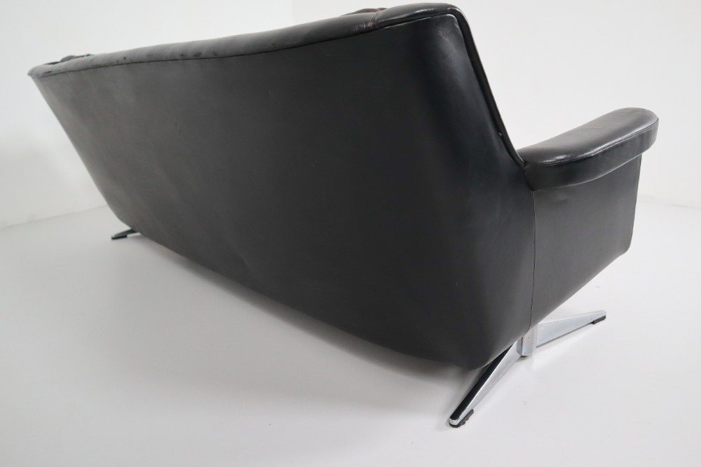 Mid century modern Leather Patinated Black leather 3 seat Sofa Mid-20th century