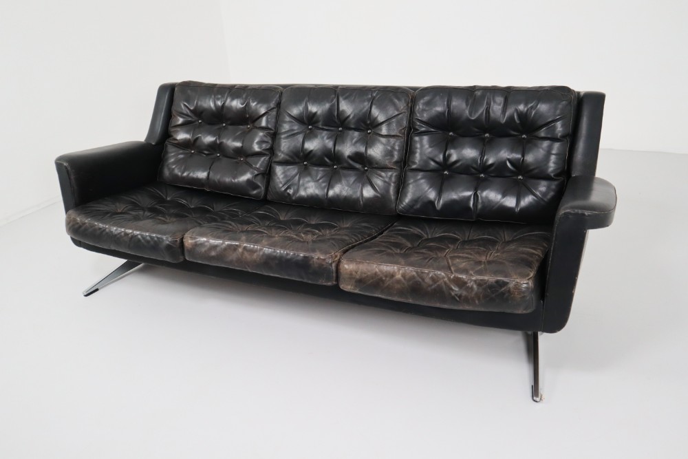 Mid century modern Leather Patinated Black leather 3 seat Sofa Mid-20th century