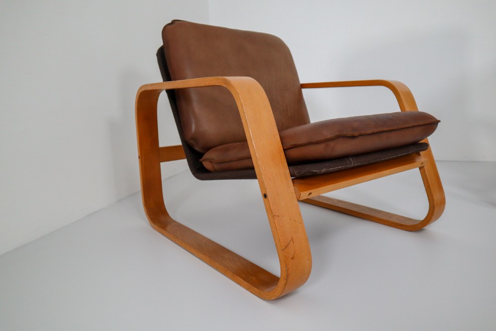 Mid century modern Leather Set of Three Lounge Chairs, Patinated Leather and Bentwood, France, 1970s Mid-20th century