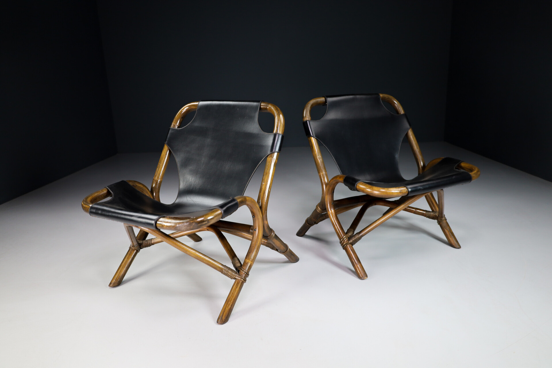 Mid century modern Leather Sling Back Black Leather and Bamboo Chair, Spain 1960s Mid-20th century